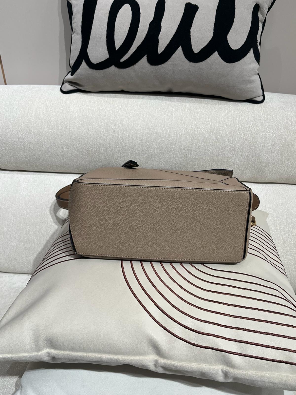 Loewe Puzzle Small Sand 100%Authentic, 98%New ✅Dust bag