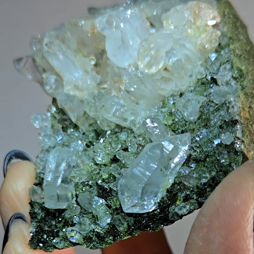 Epidote specimen with double-terminated quartz inclusions - ED4