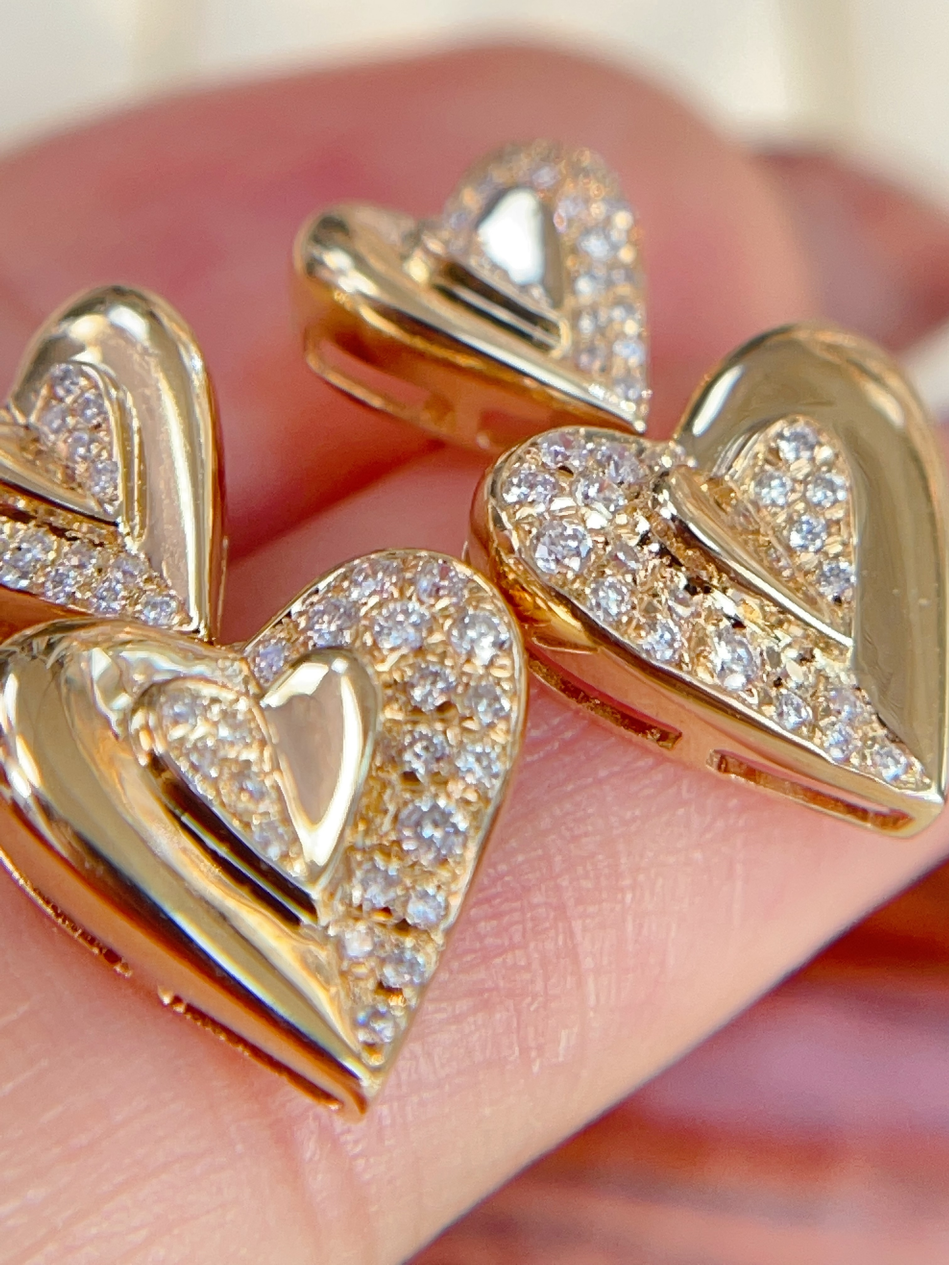 18K Gold Double Heart Diamond Earrings N031330