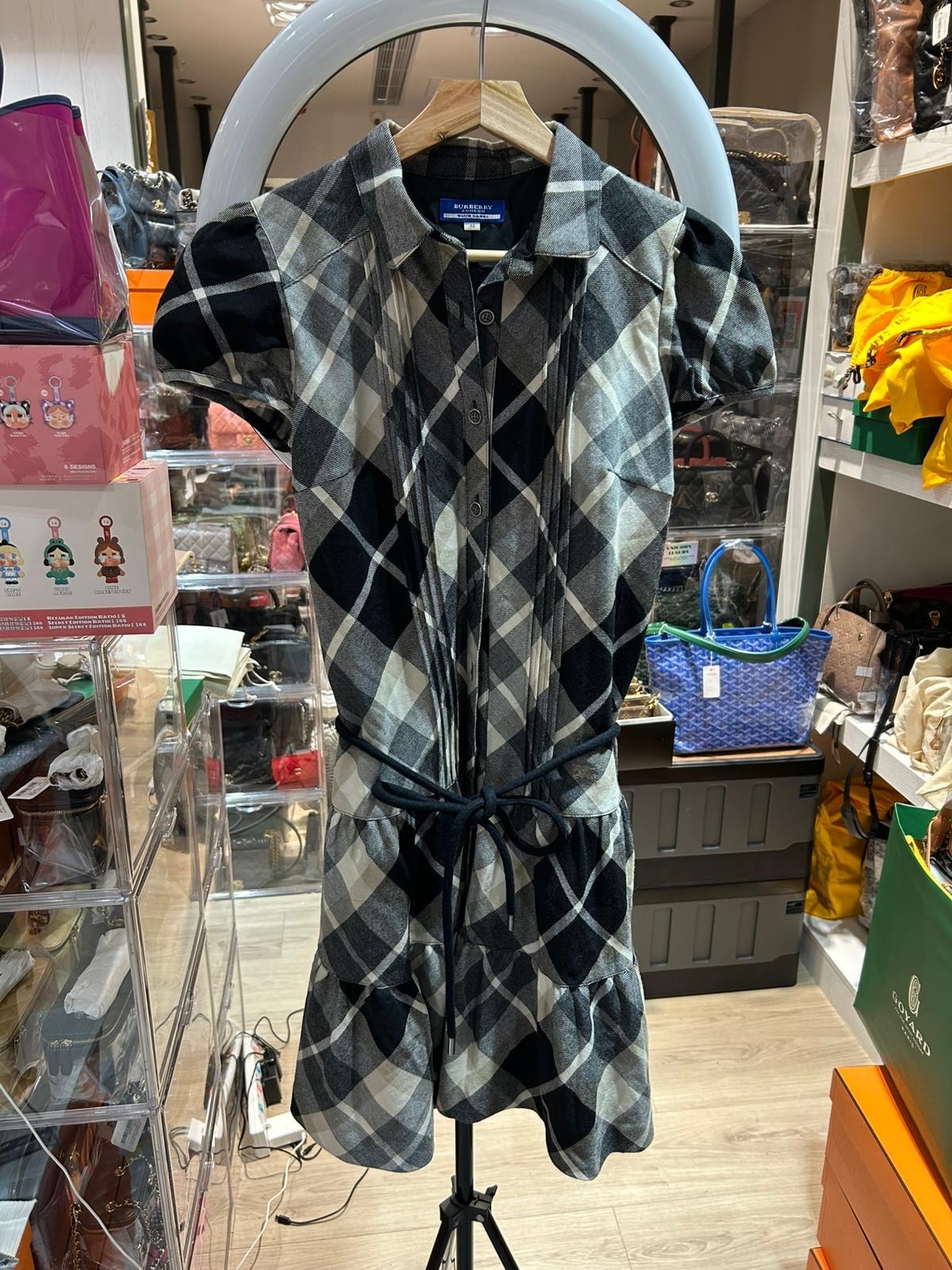 Burberry Dress Size: 36 ✅腰帶100%Authentic ,98%new