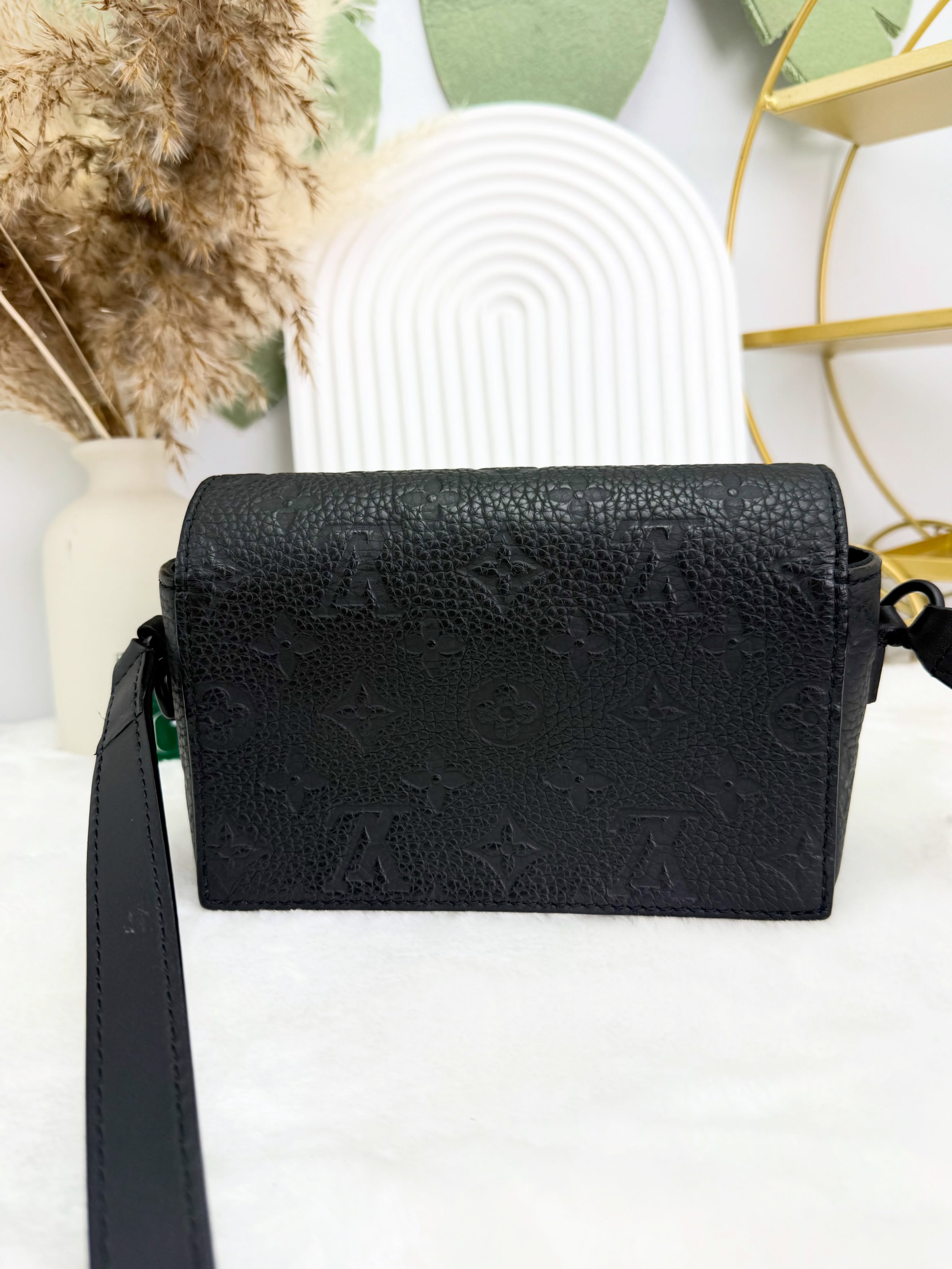 Lv🤍PRE OWNED 黑色真皮壓紋 Steamer 晶片款 🖤