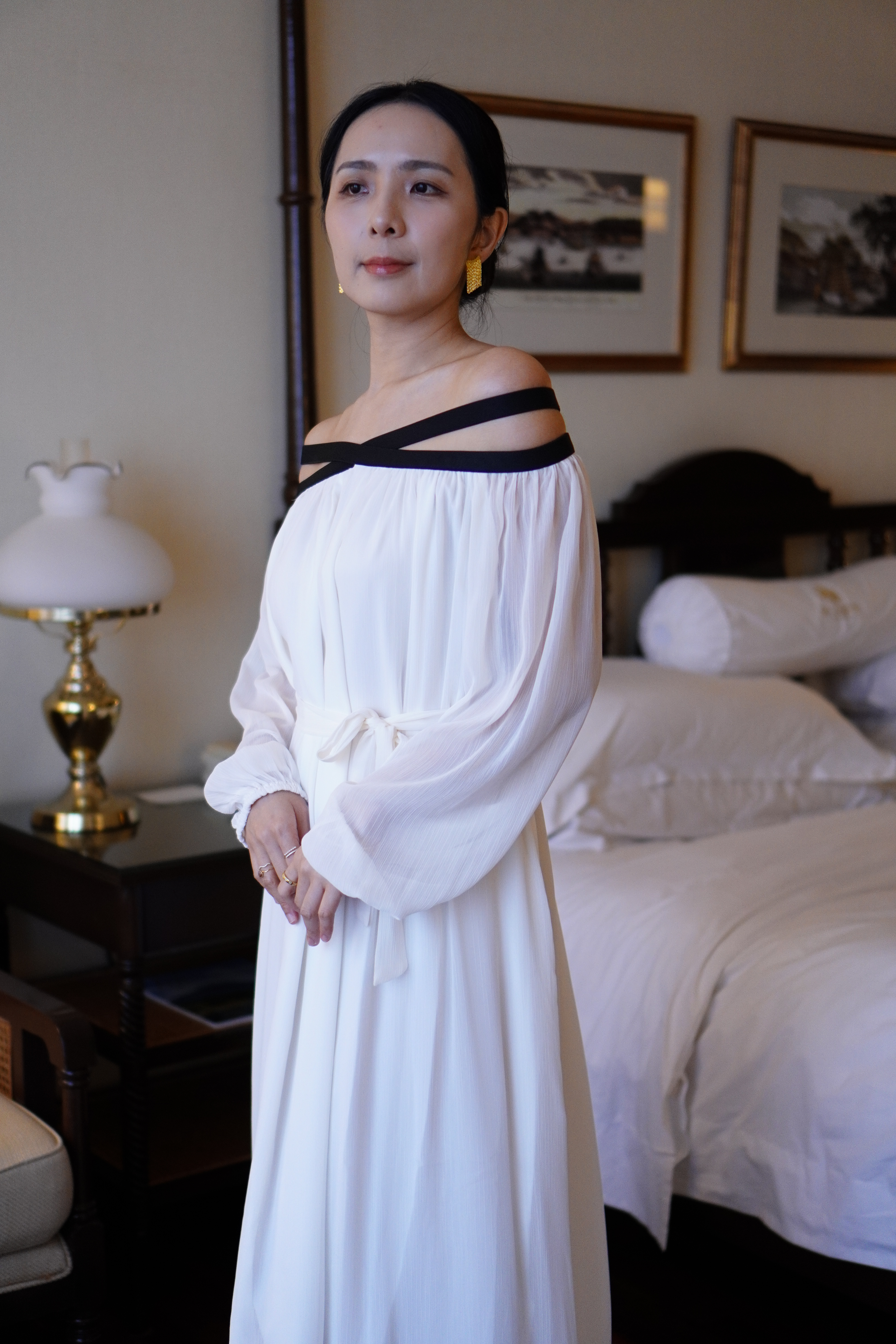 交叉一字肩飘纱连衣裙 Cross Strap Off-shoulder Flowy Dress