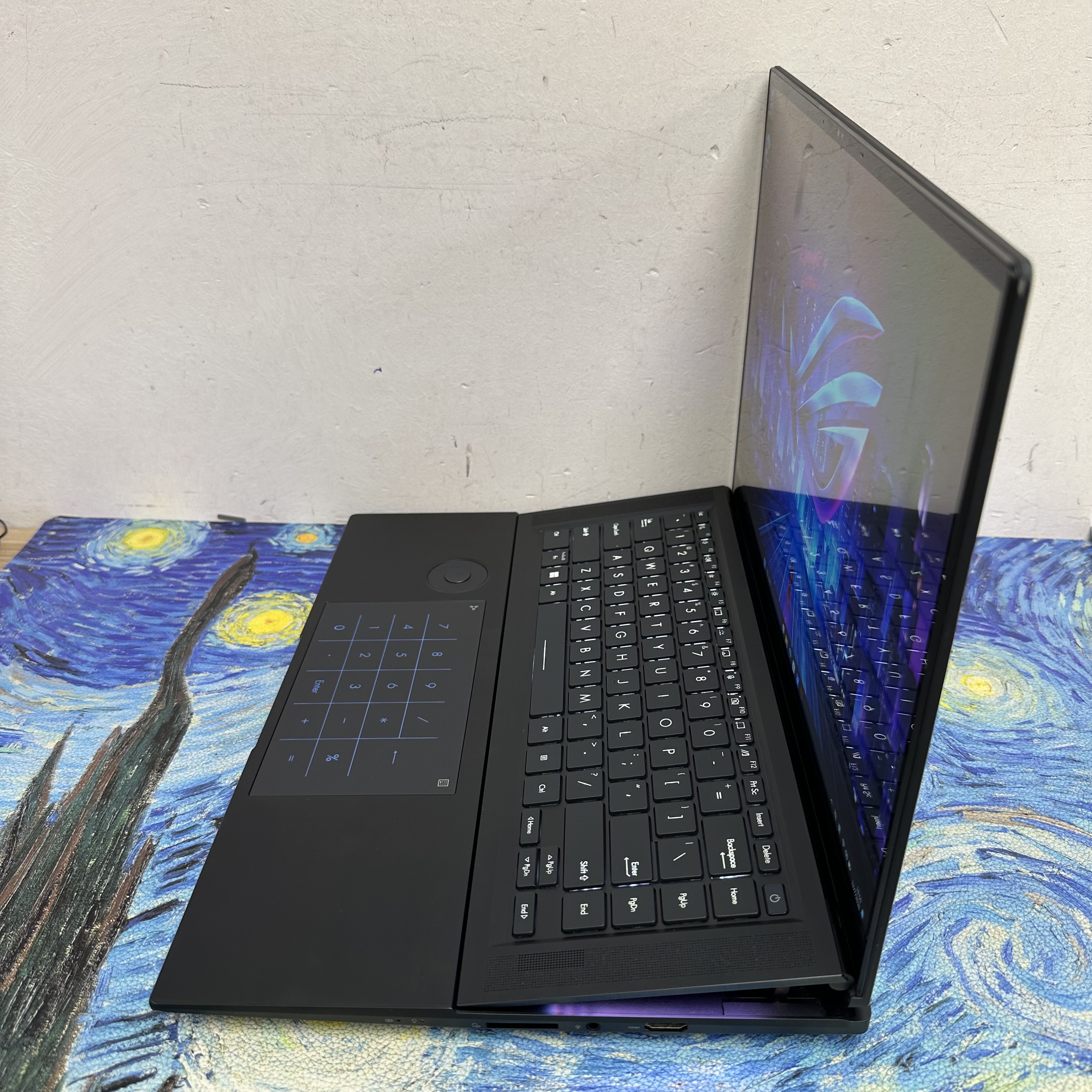 #6025 Asus Zenbook Pro 16X 3.2K 120Hz OLED Touch Mon Intel i9-13905H /32GB Ram/2TB SSD/ RTX 4080 /Dolby Atmos喇叭/ Gaming Laptop / Notebook / 黑色/ Win11/ YouTube / Netflix / Disney+/