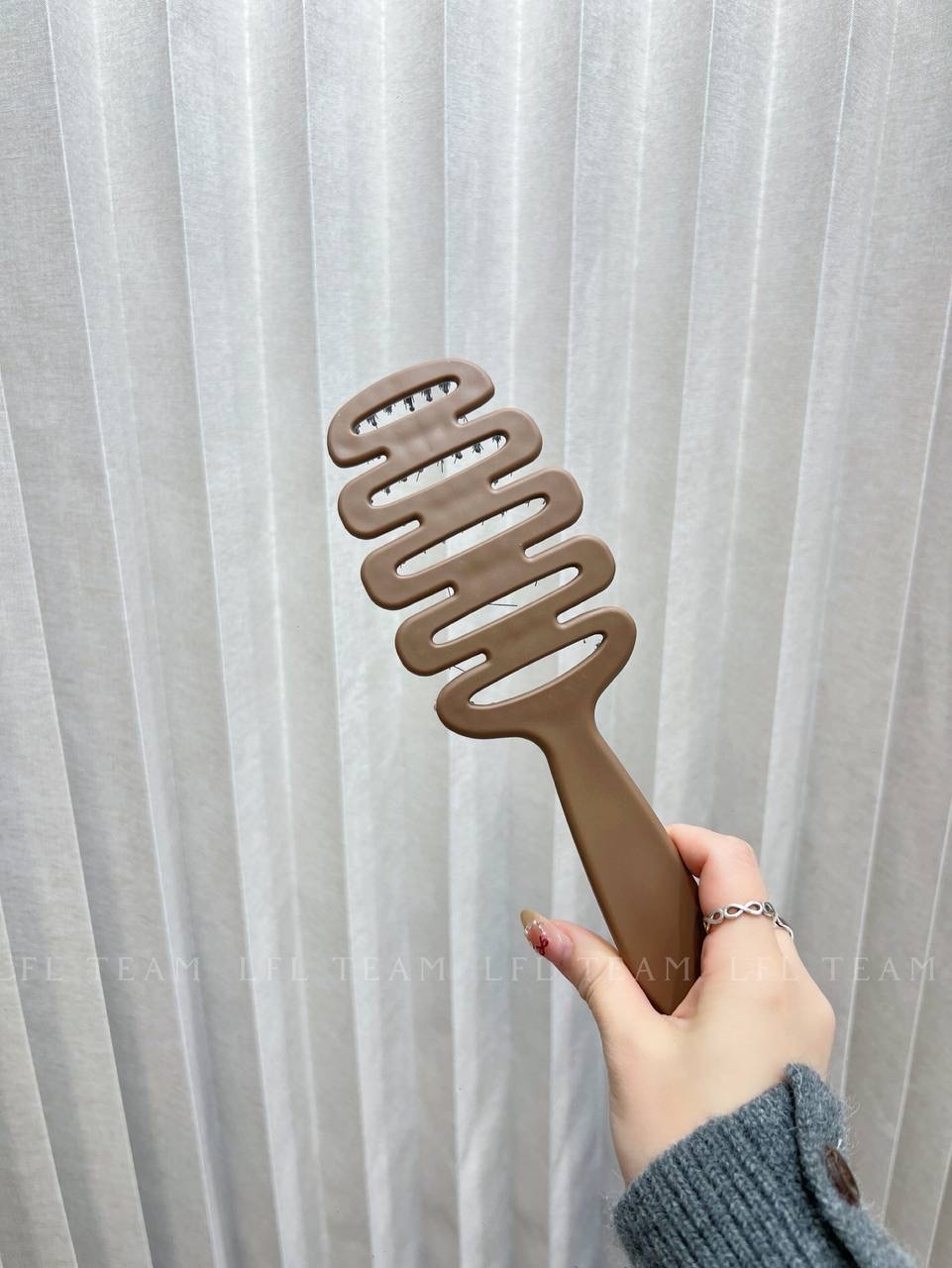 P864 松塔猪鬓毛造型梳