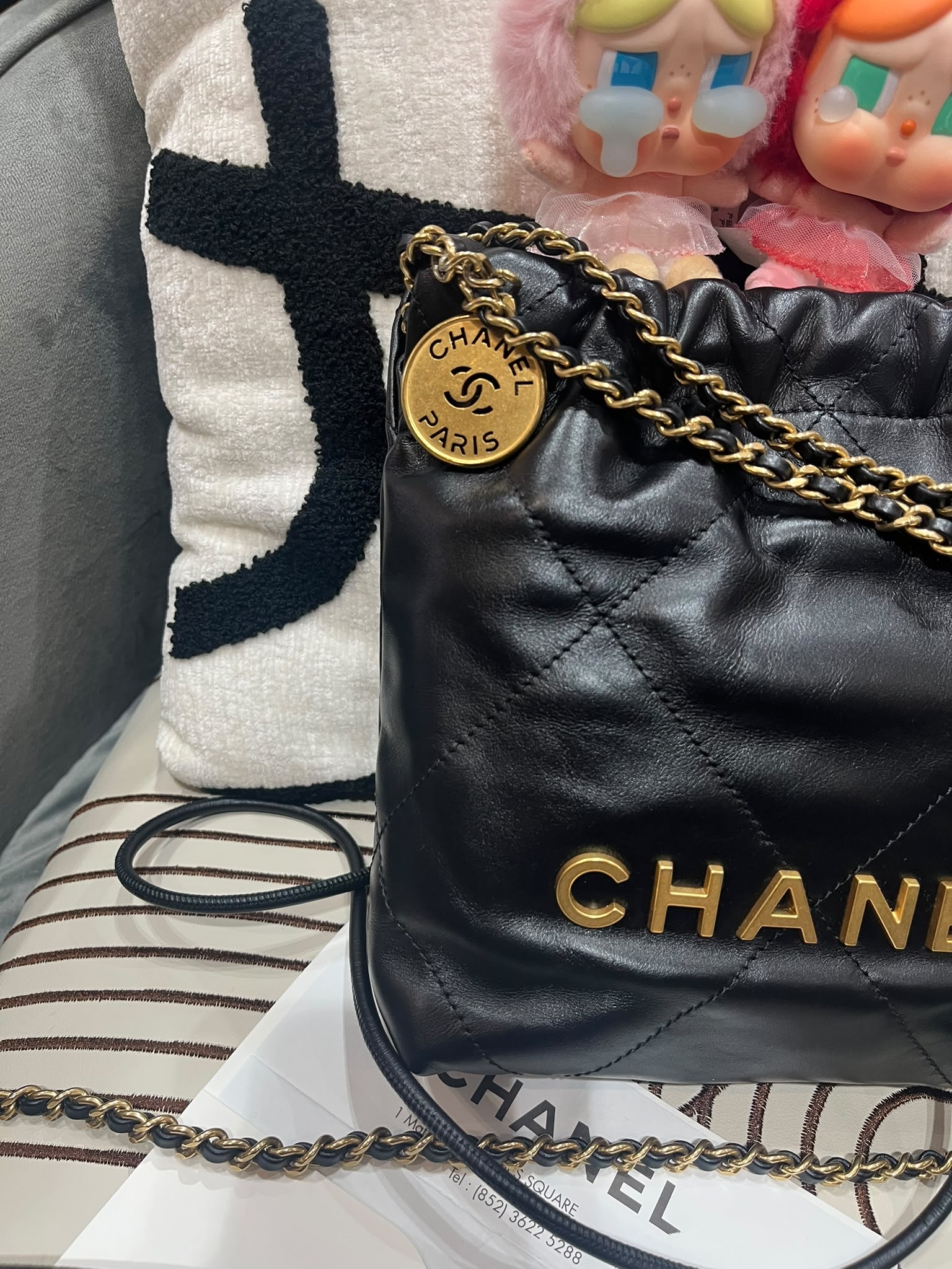 Chanel 22 Mini 黑金 Calfskin  100%Authentic, 98%New  ✅收據✅晶片✅Dust bag✅Box 