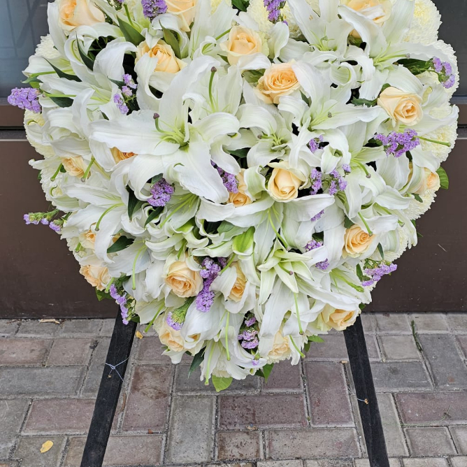 心型百合帛事花牌 G1