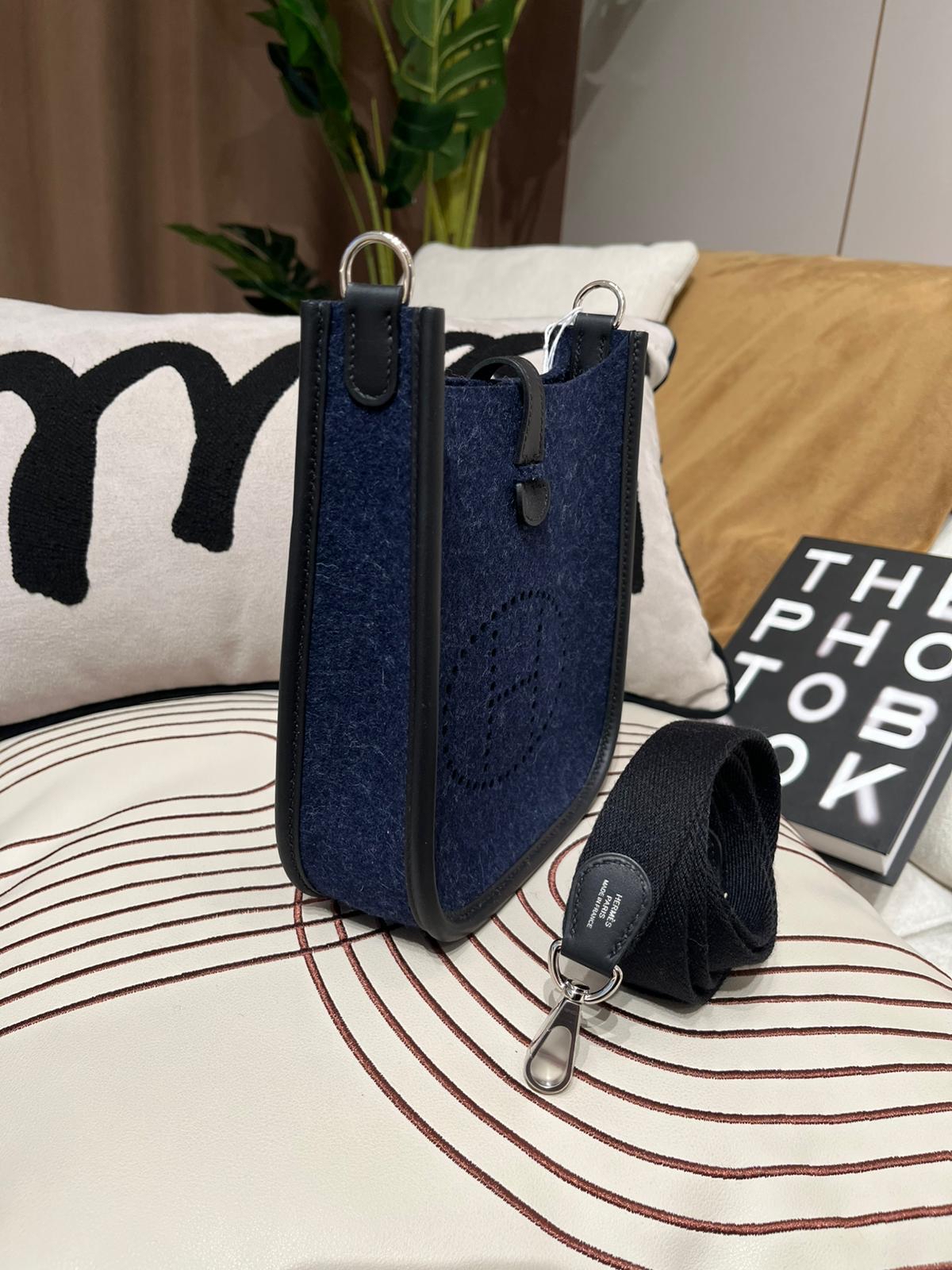 全新 HERMES Mini Evelyne 16 ,2Z 午夜藍 Bleu Nuit牛皮 Feutre 羊毛氈銀扣,STAMP Z , 100%Authentic,全新未使用品 ✅收據✅dust bag✅box 