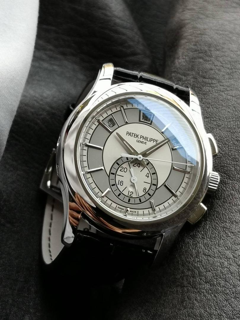 2024墙裂推荐 重金打造经典时计】——百达.翡丽复杂功能系列5905R-010重磅登场，迄今推出的首款Nautilus复杂腕表，以超复杂的工艺技术打造休闲运动腕表。 1⃣️小身板大能量：尽揽以下功能∶12点位日历功能 10点位星期功能 2点位星期功能 6点位24小时。所有功能都可正常使用。 2⃣️机芯采用复刻版Cal.240自动上链机芯，在实现外观的逼真前提下，功能一并完美诠释。 3⃣️改装大师独立制表人，倾情参与定制改装表盘颜色，给予独一无二的腕表增添有趣的灵魂！ 匠心力作 欢迎各位表友品鉴！