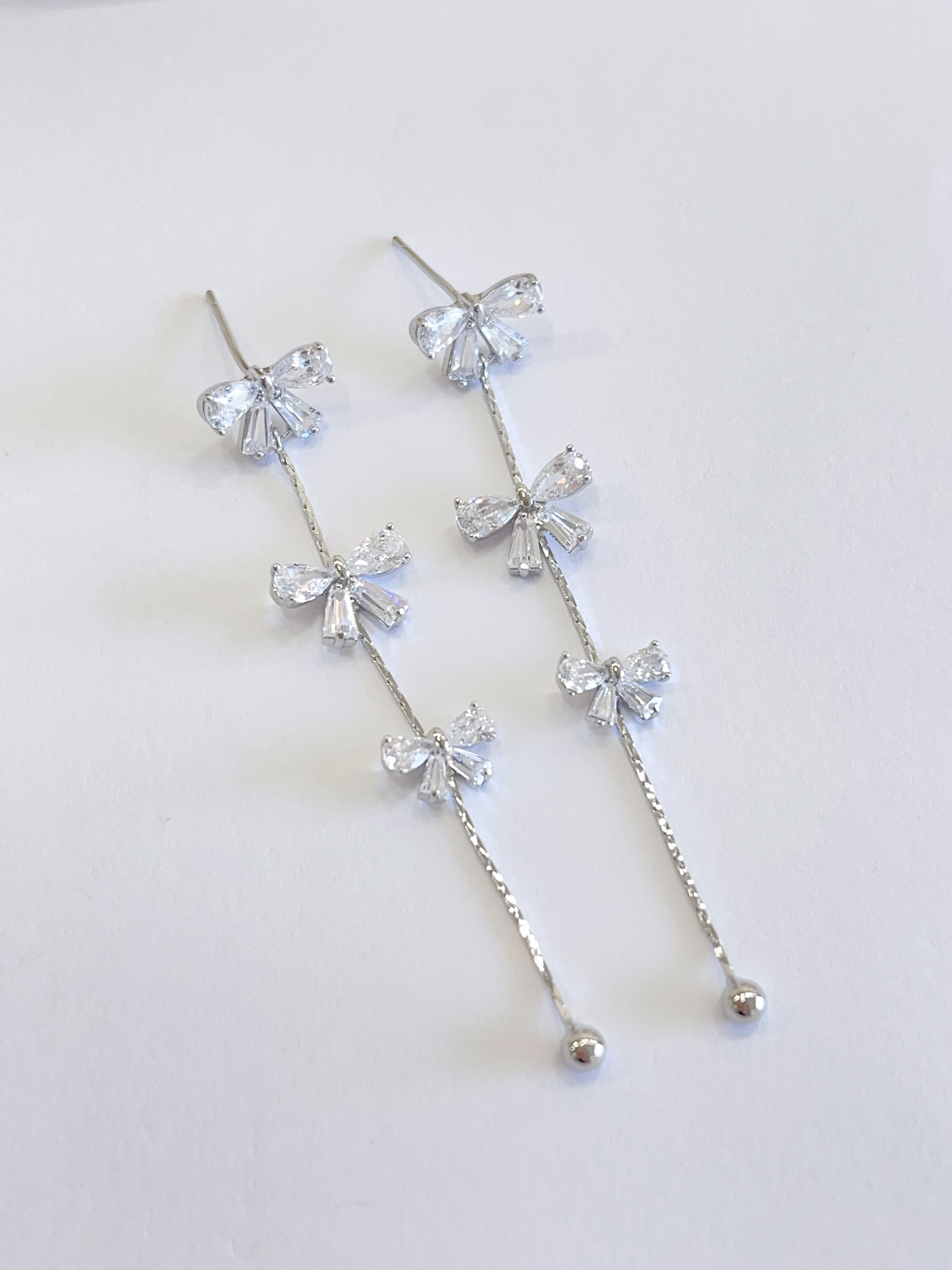 轻奢蝴蝶结长款锆石耳环