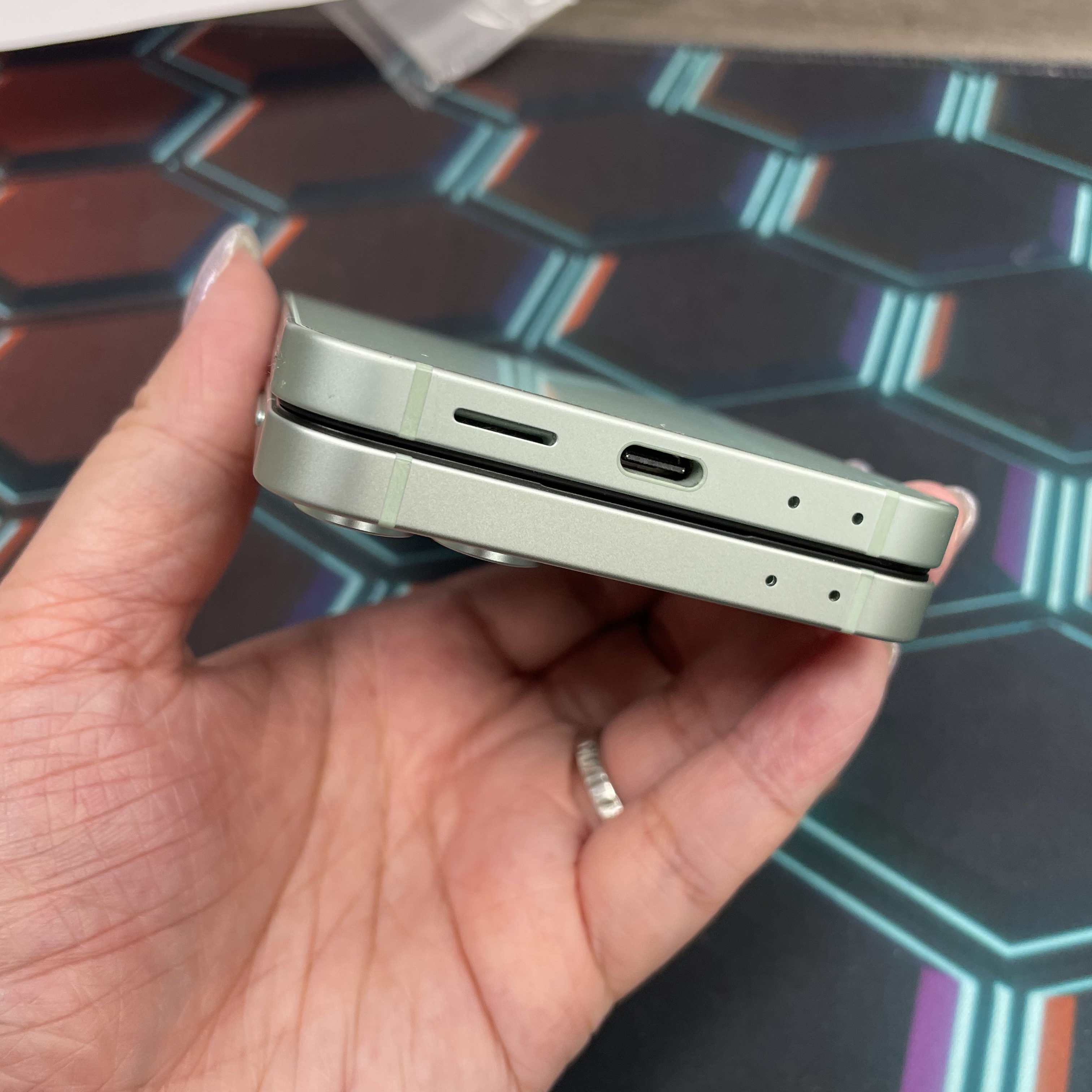 *6828B Galaxy Z Flip 6 完美機 12+512GB 綠色 green 國際版
