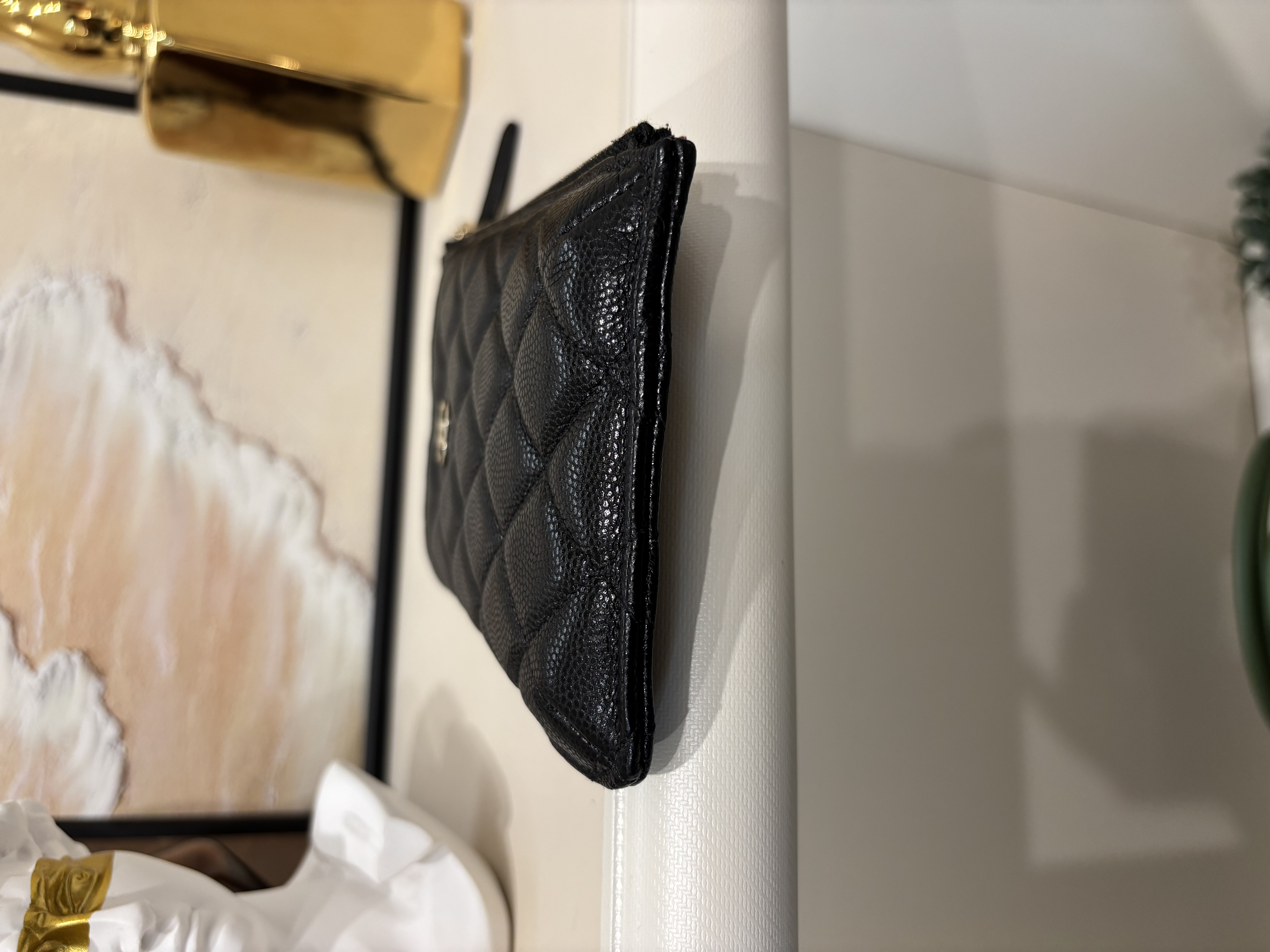 Chanel zip wallet phone pouch 黑色荔枝牛皮金扣 9100%Authentic,98%new✅card ✅dust bag 