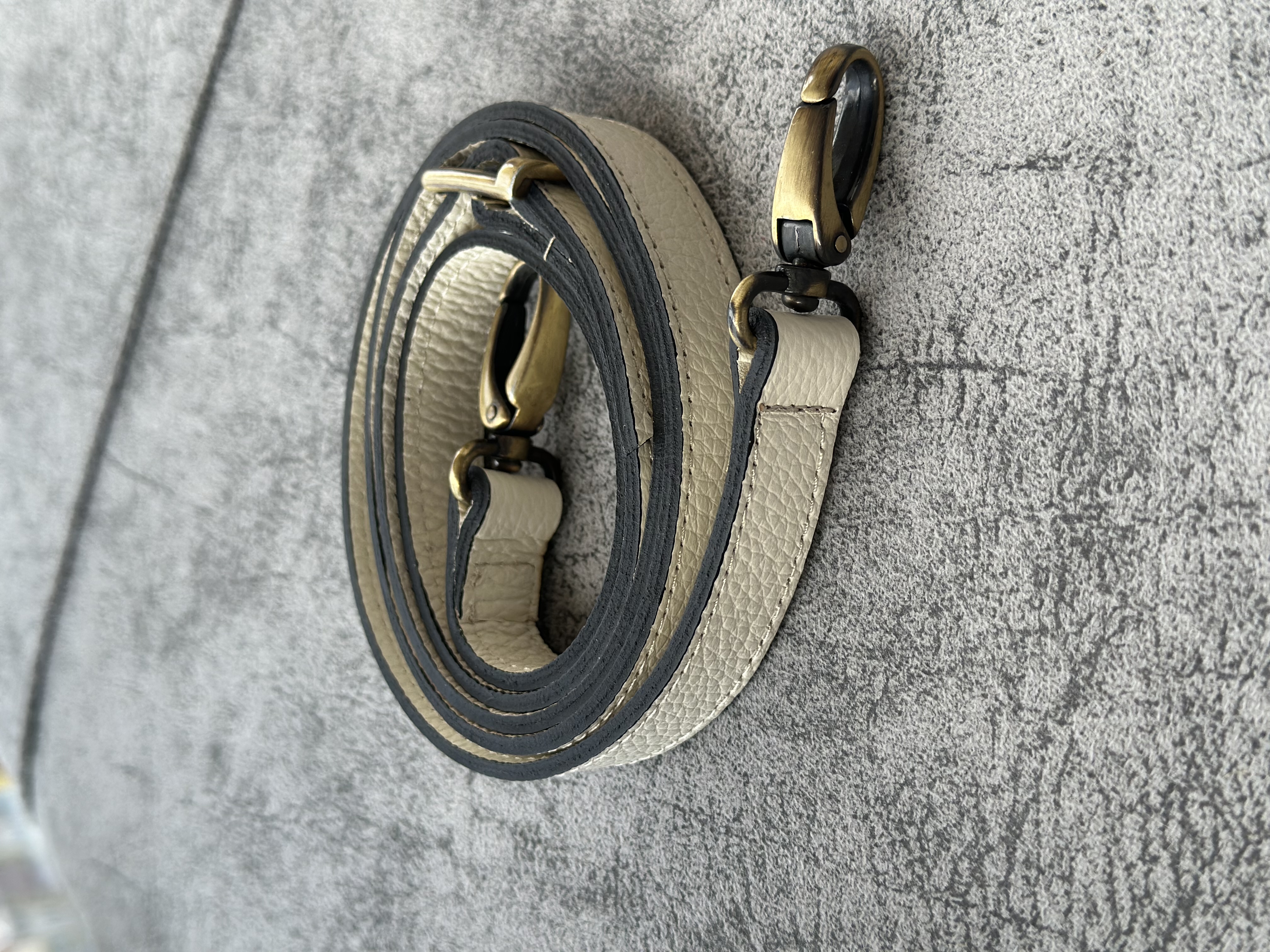 K12 土耳其真皮地氈手袋（白色）