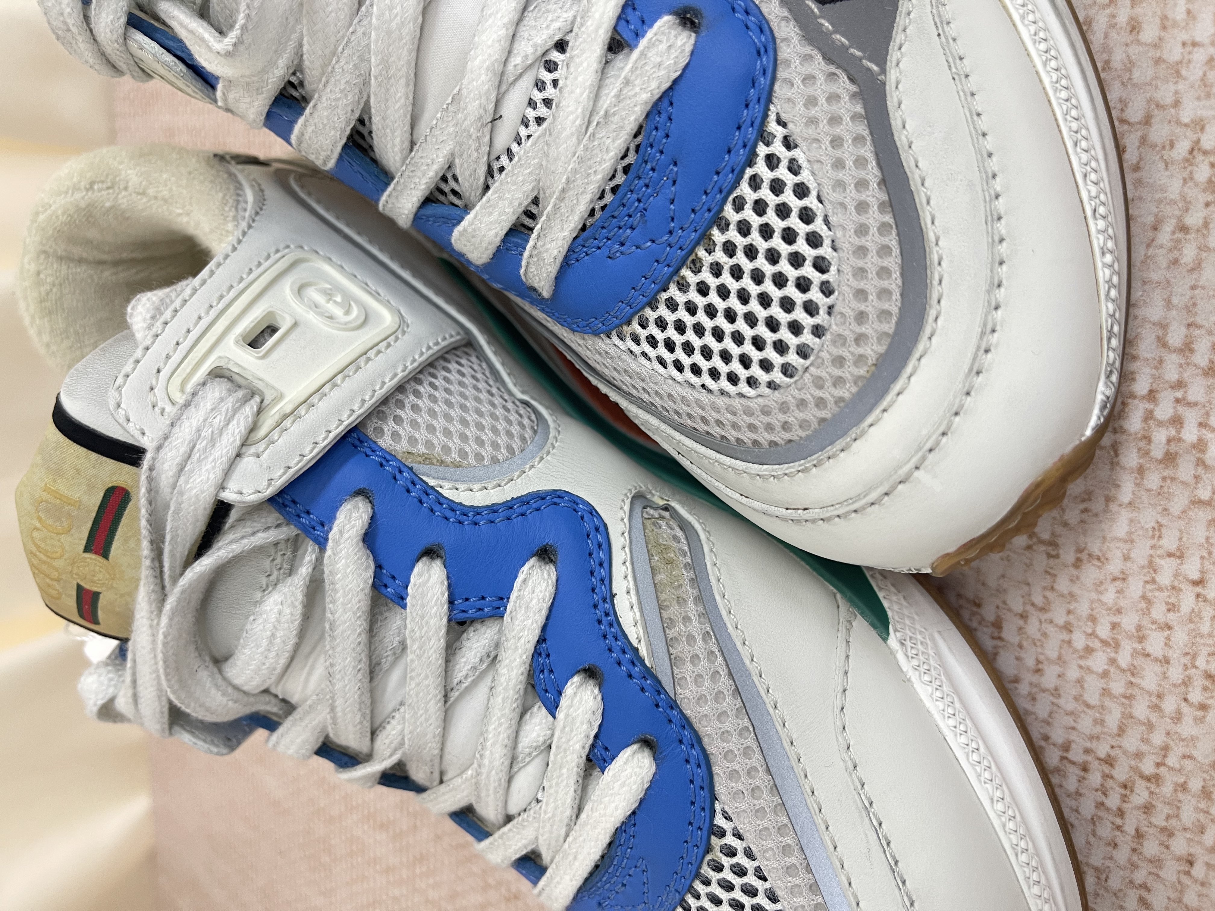 Unused item Gucci Sneakers / Product Code: 26042405