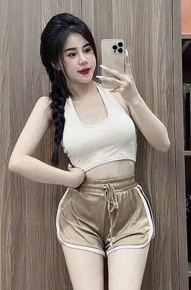 時尚V領寬鬆上衣搭配短褲三件套