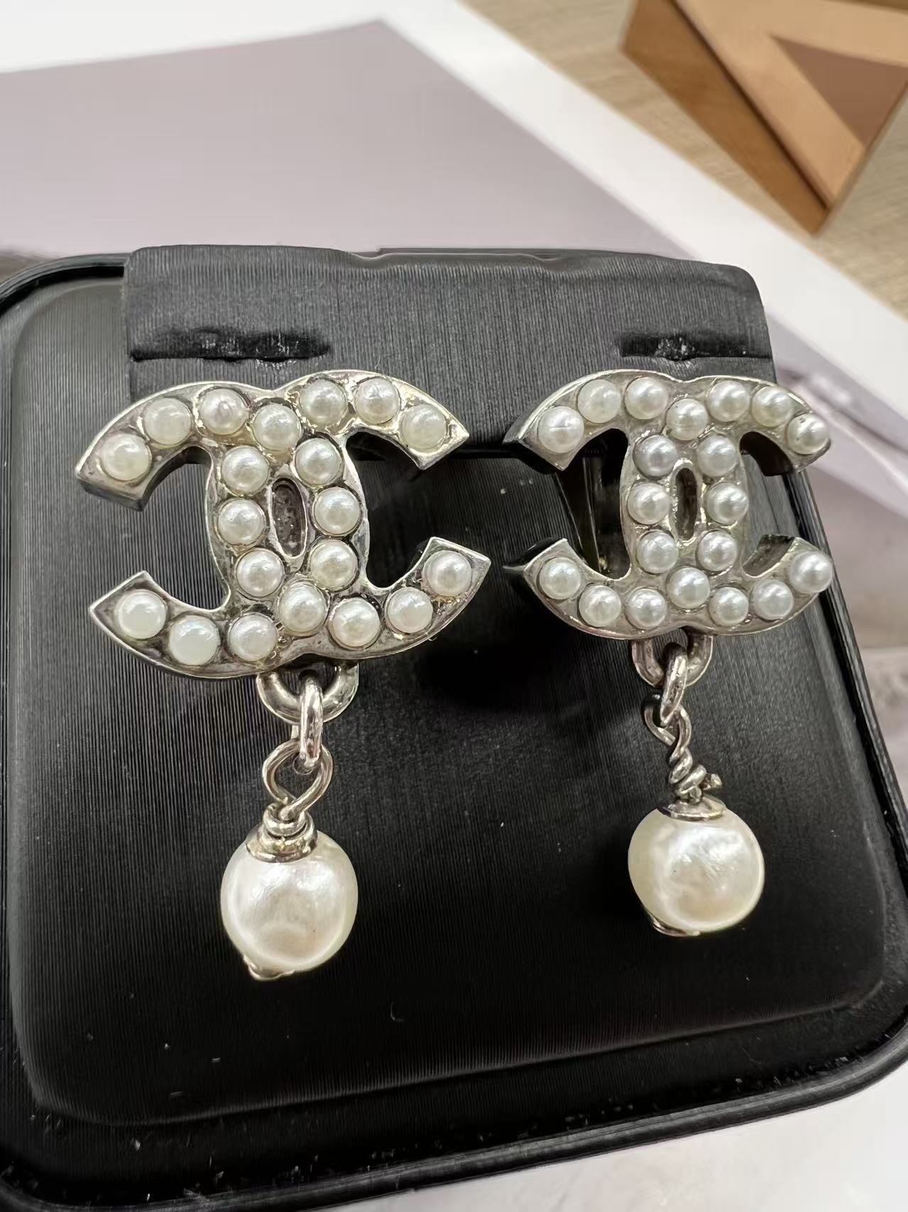 Chanel earrings silver in metal