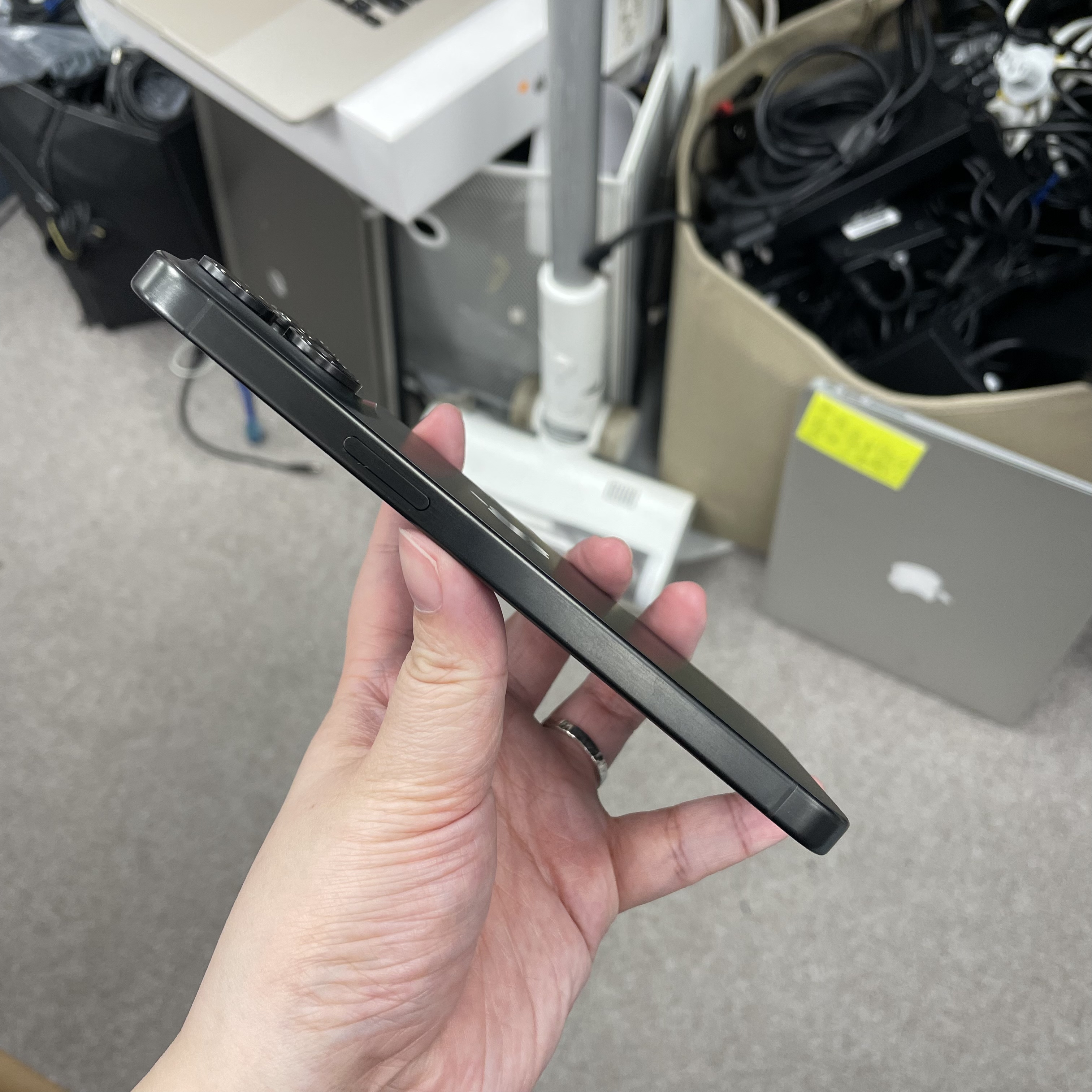 *6000 15 Promax 完美機 256GB 電100 黑色 black