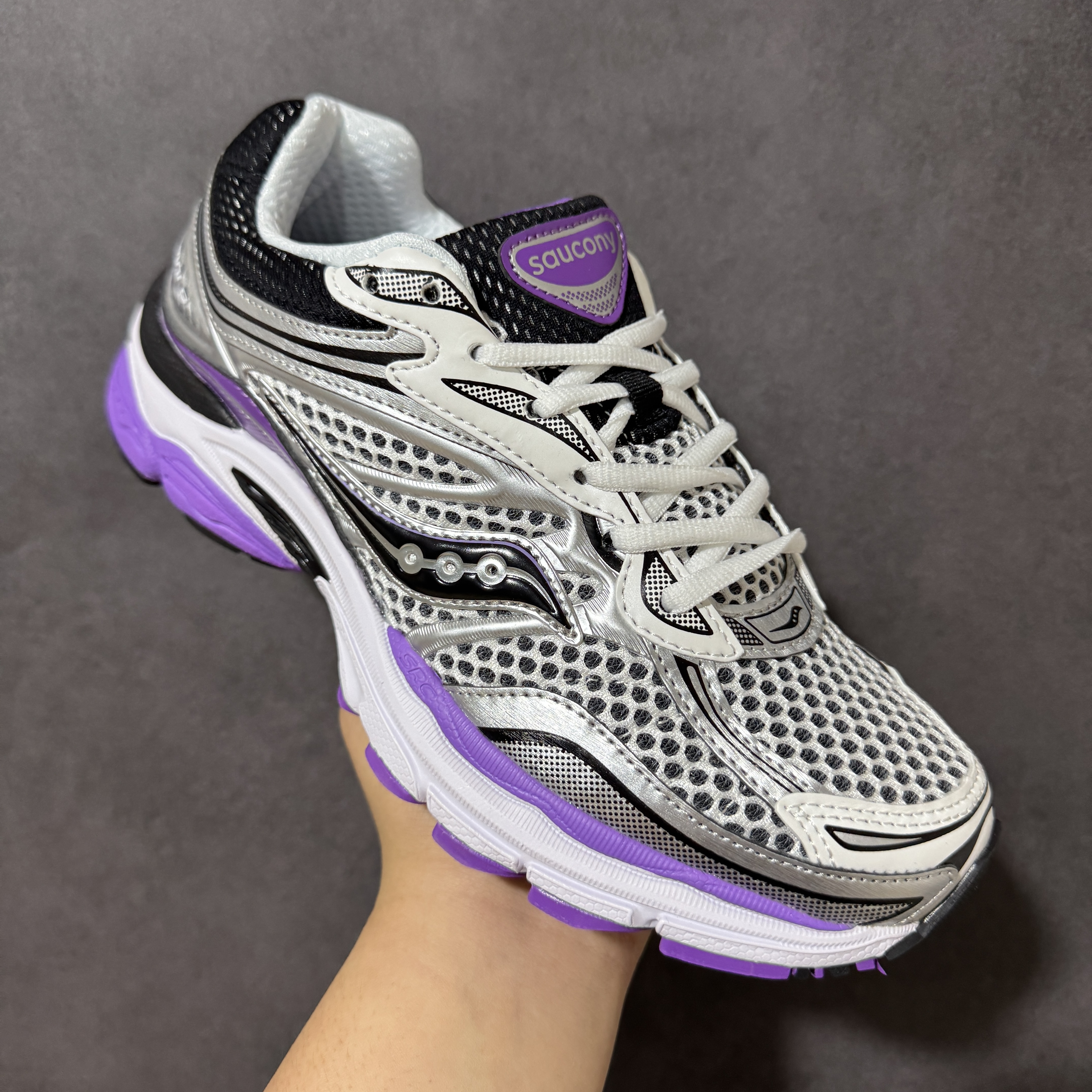 Saucony ProGrid Omni 9 OG