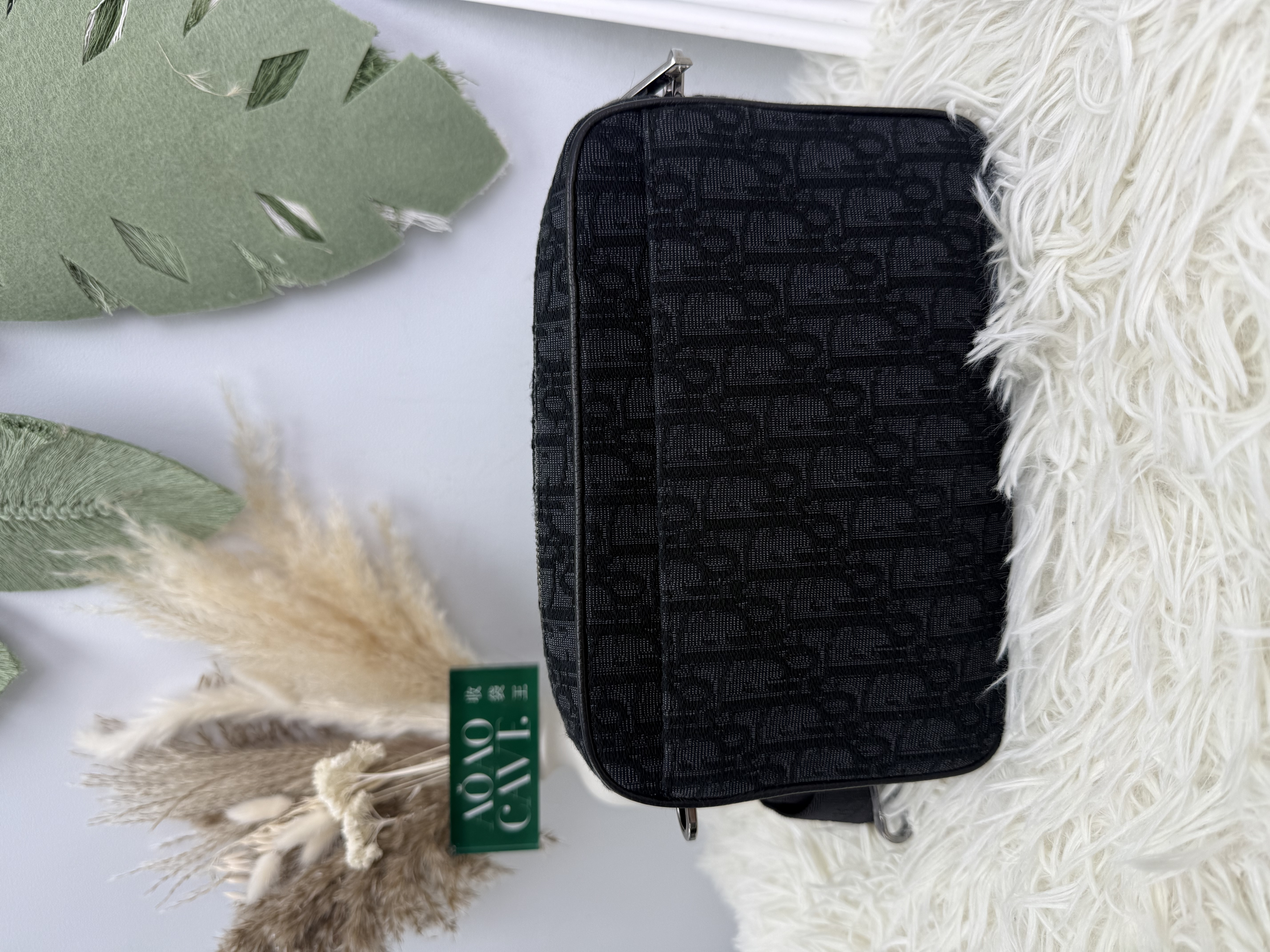 Dior 🖤黑色 粒面牛皮革 刺繡老花滿印相機包  2025專門店單 全套 👜