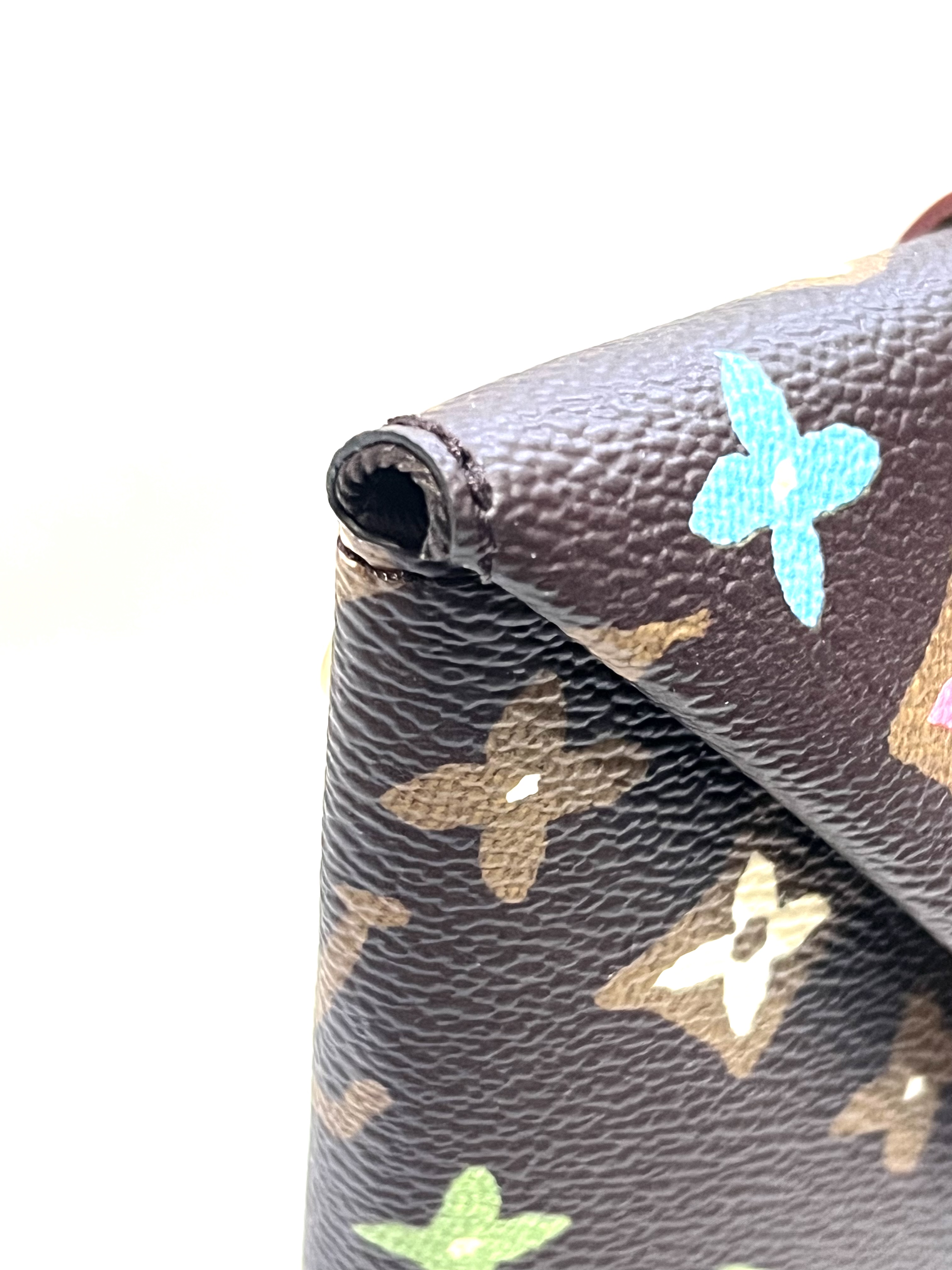 Pre-Owned LV Envelope Pouch / Product Code: 26041655