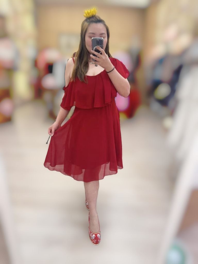 TT647 荷叶吊带露肩短礼服