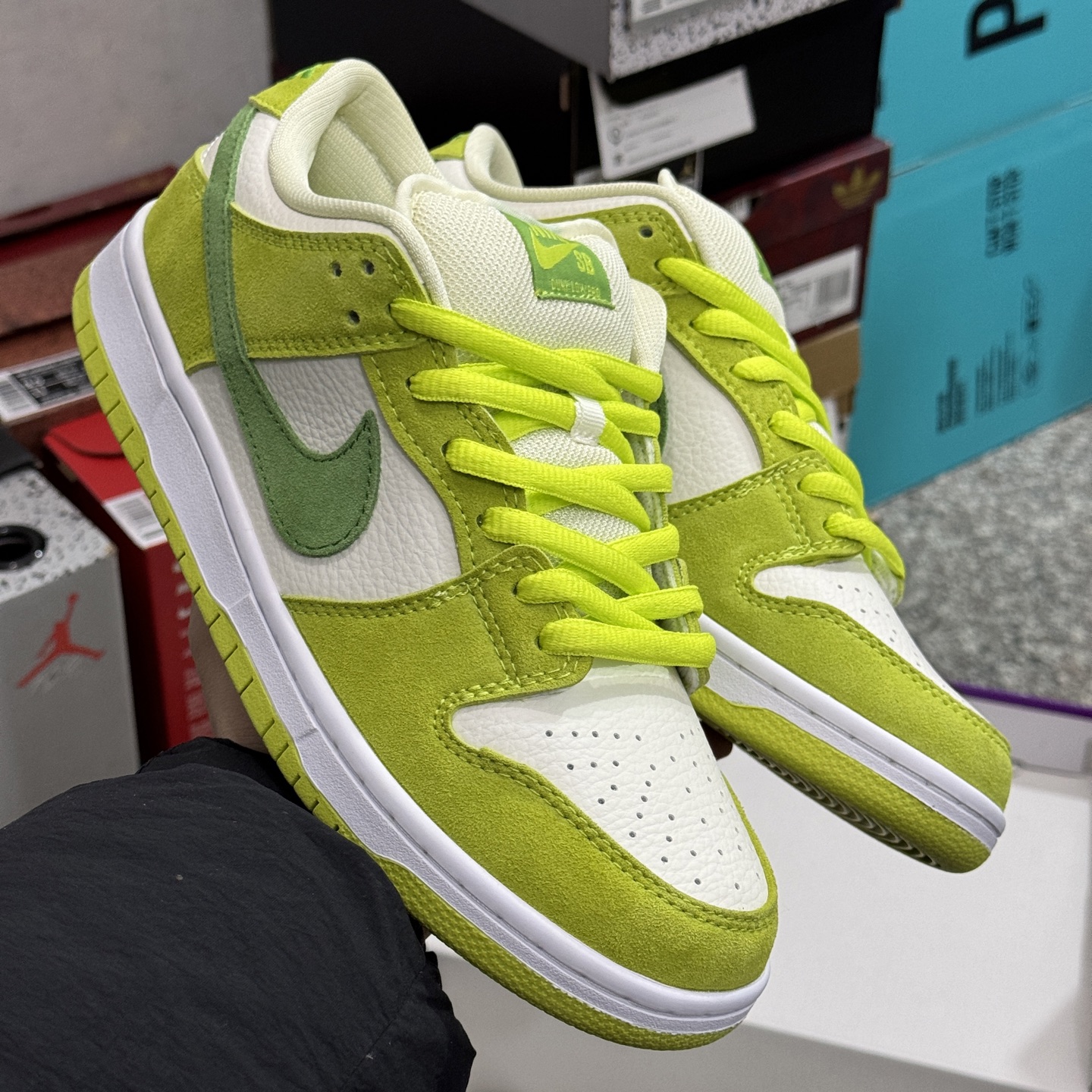 Nike SB Dunk Low "Green Apple" DM0807-300