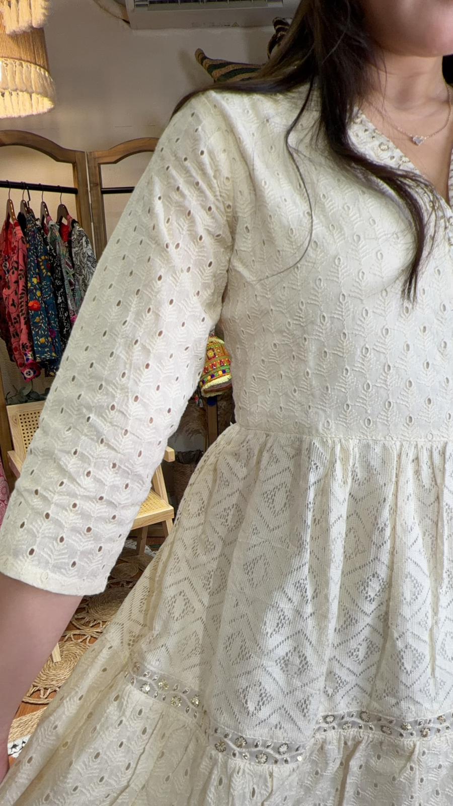 3075 White Feather 3 Layer Mix Lace Edge 39"