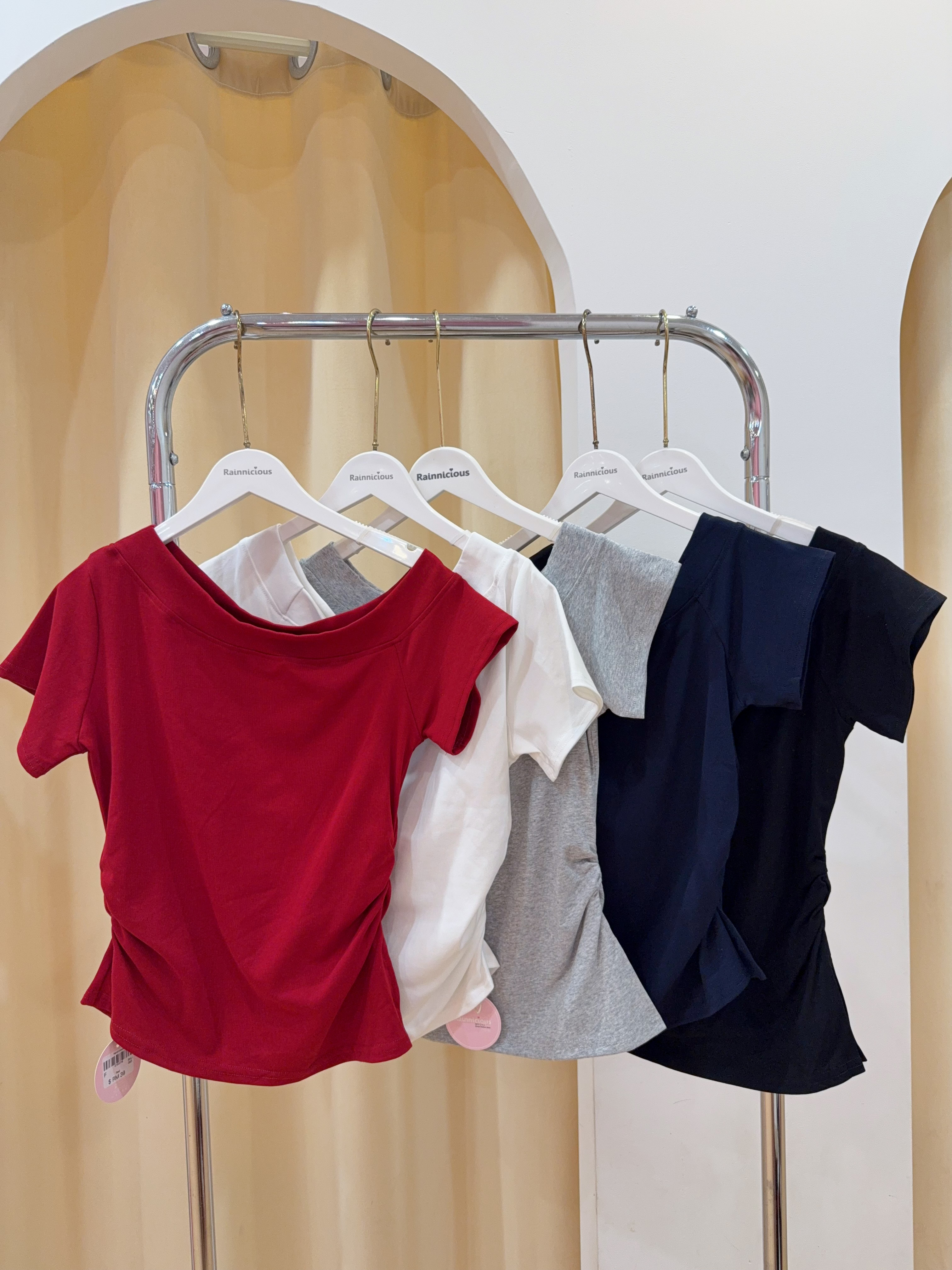 斜肩褶皱侧开叉修身上衣 R2716