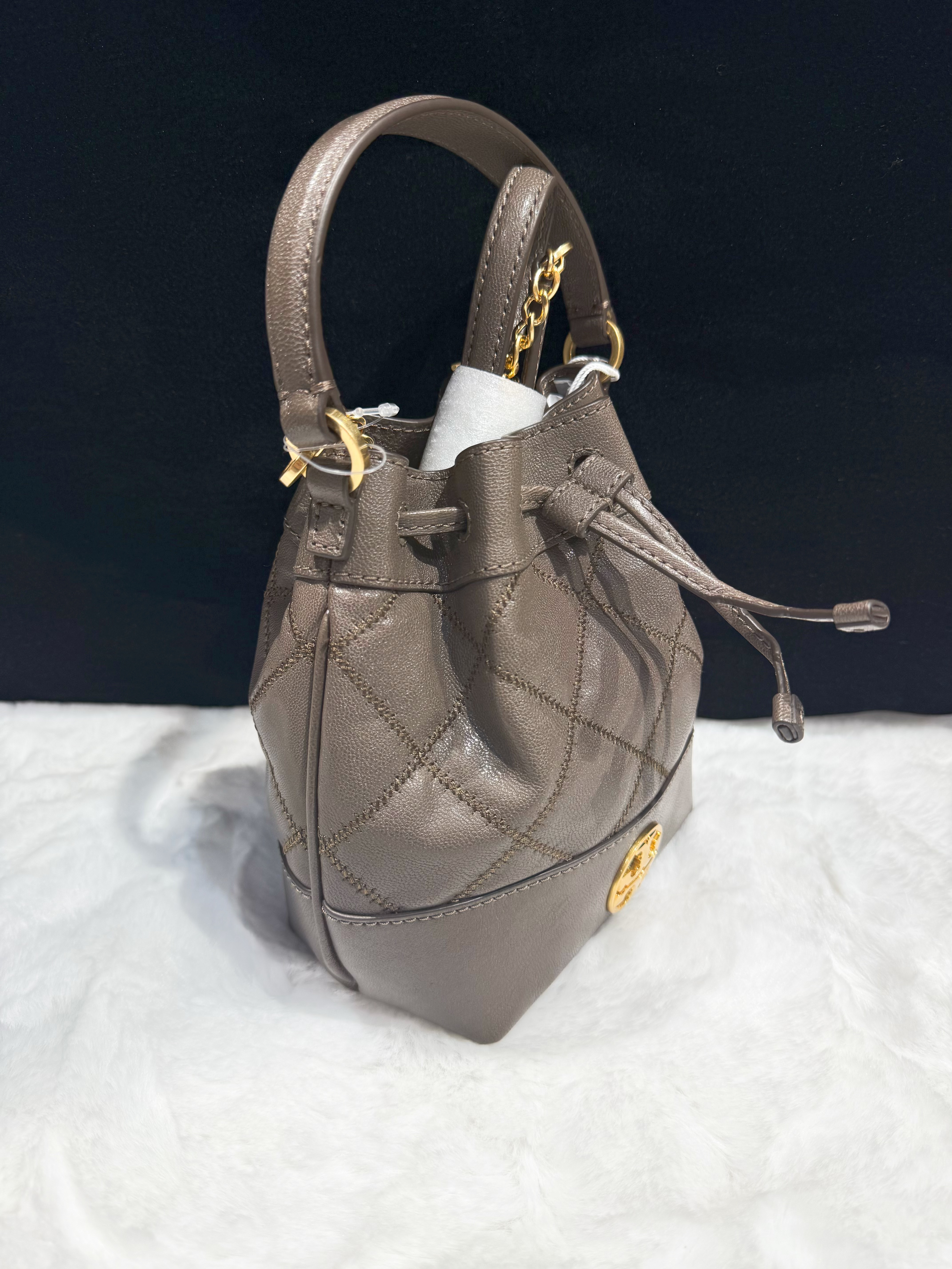 Tory birch Willa mini drawstring bag grey