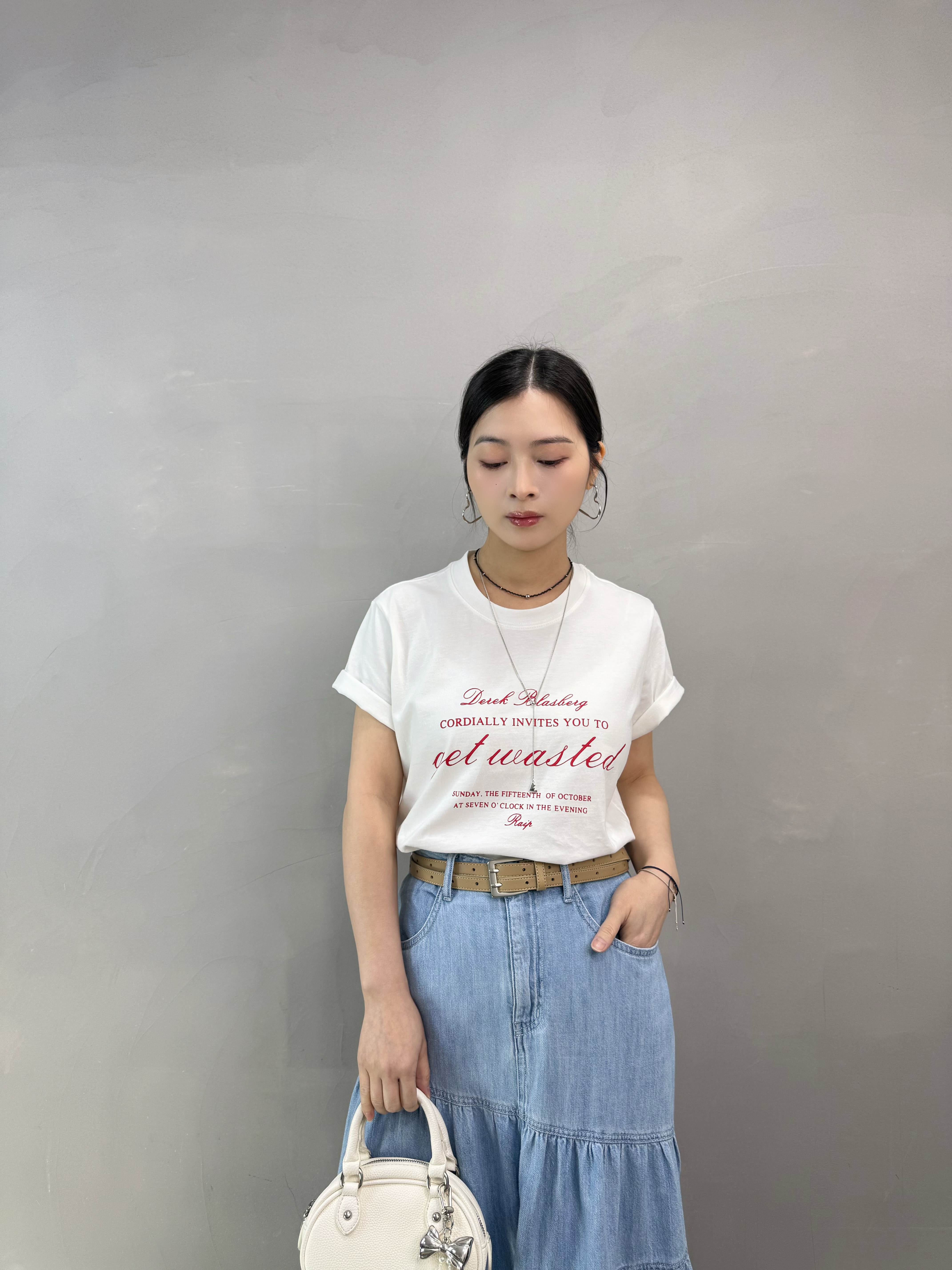 S68 撩草字英文字tee
