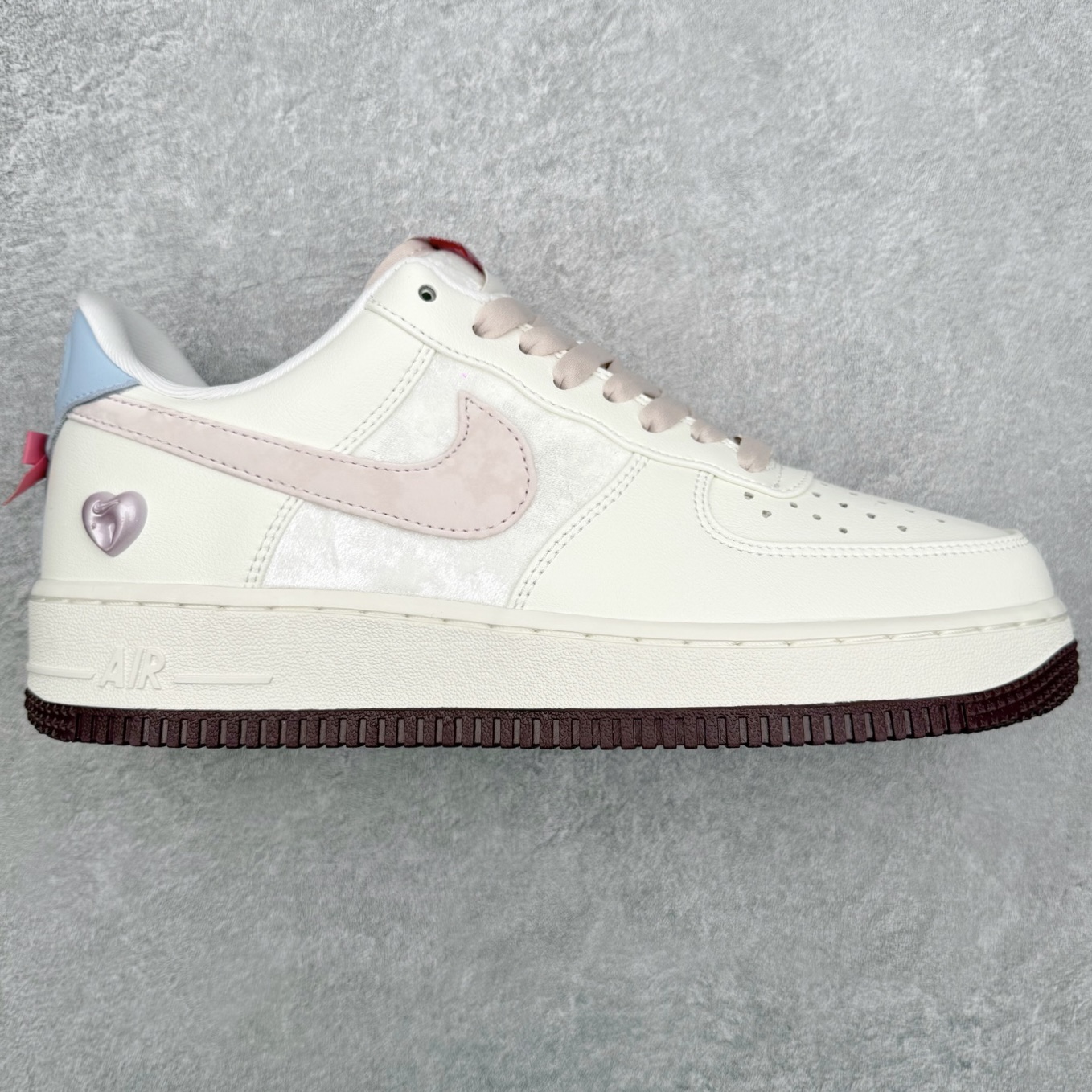Nike Air Force 1 LowValentine's Day IQ4937-161