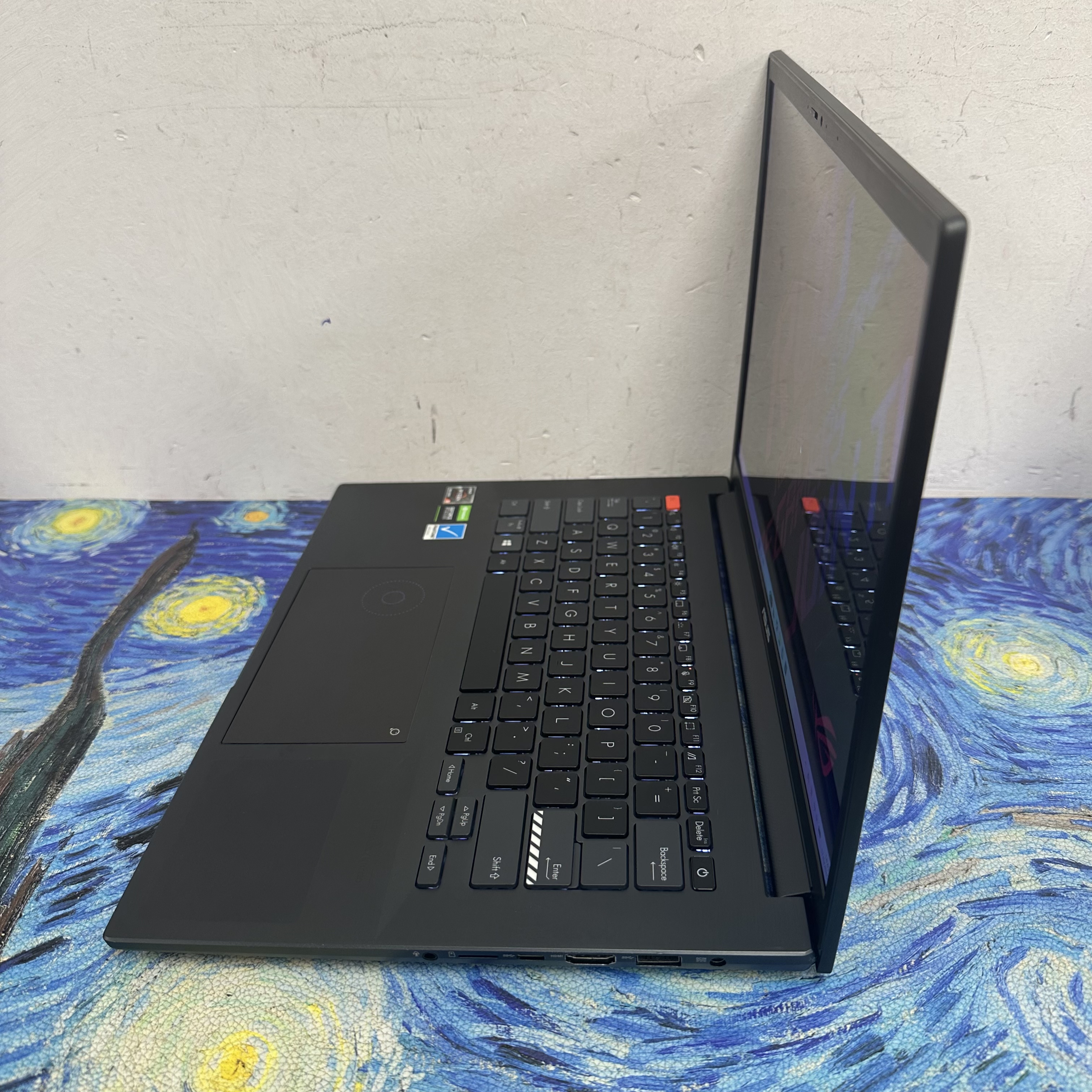 Asus Zenbook 14寸 2.8K OLED Mon AMD Ryzen 9 5900HX /16GB Ram/512GB SSD/RTX 3050 獨立顯示卡/Pantone認證/打機超爽/ Gaming Laptop / Notebook / Movie / Netflix / YouTube / PC 