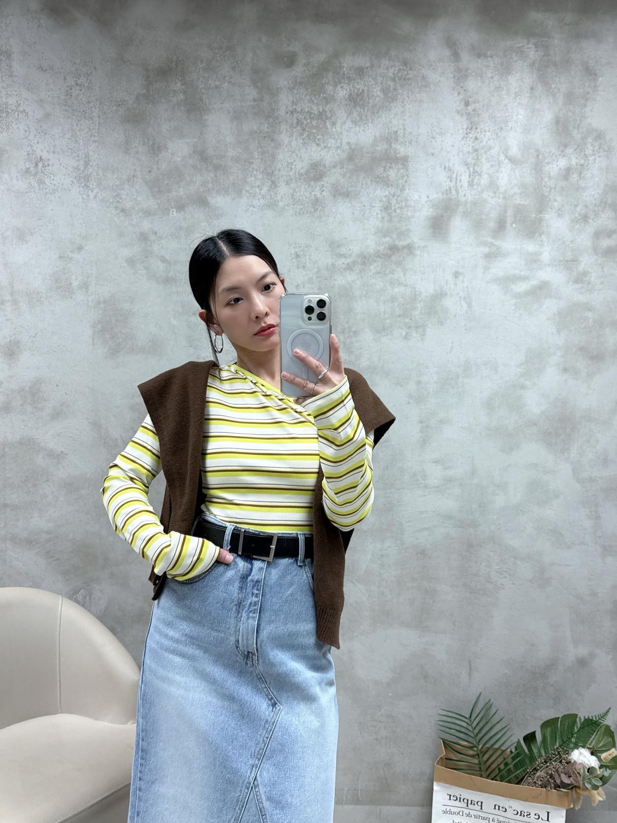 A01 單邊露膊橫間Top