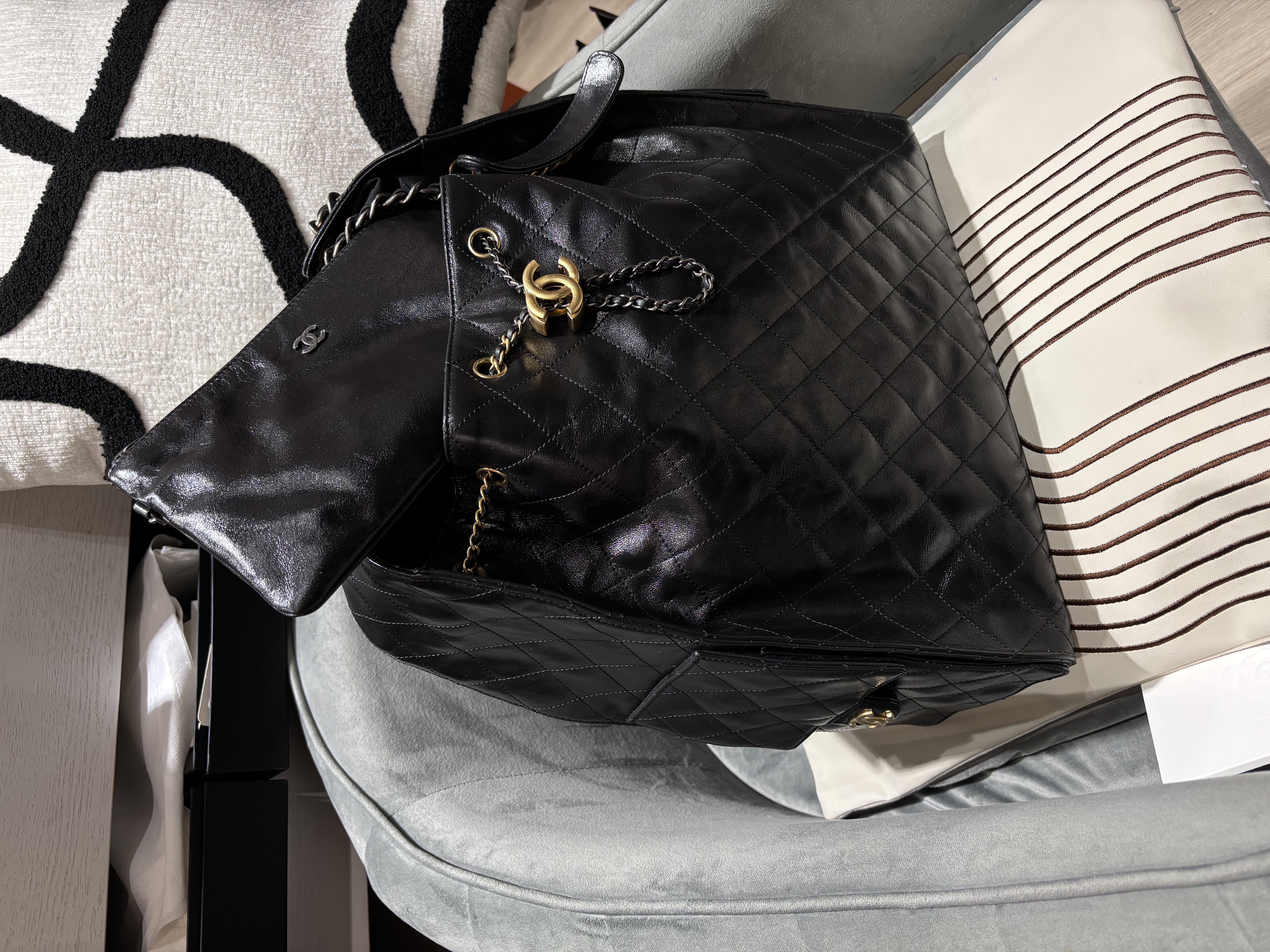 Chanel 25 large hobo calfskin 100%Authentic, 99%new ✅專門店收據 ✅晶片✅防塵袋✅盒
