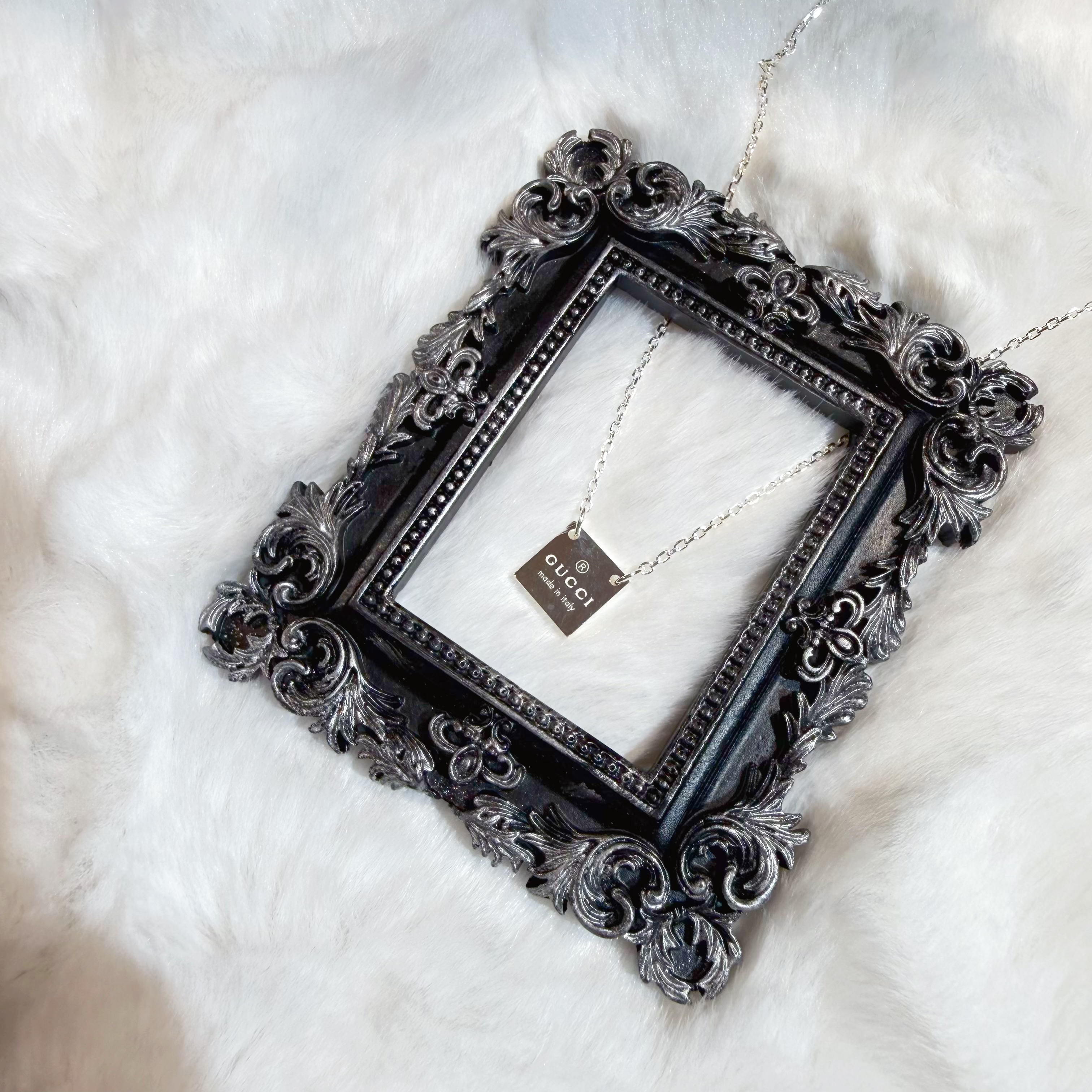 Gucci trademark square necklace 925