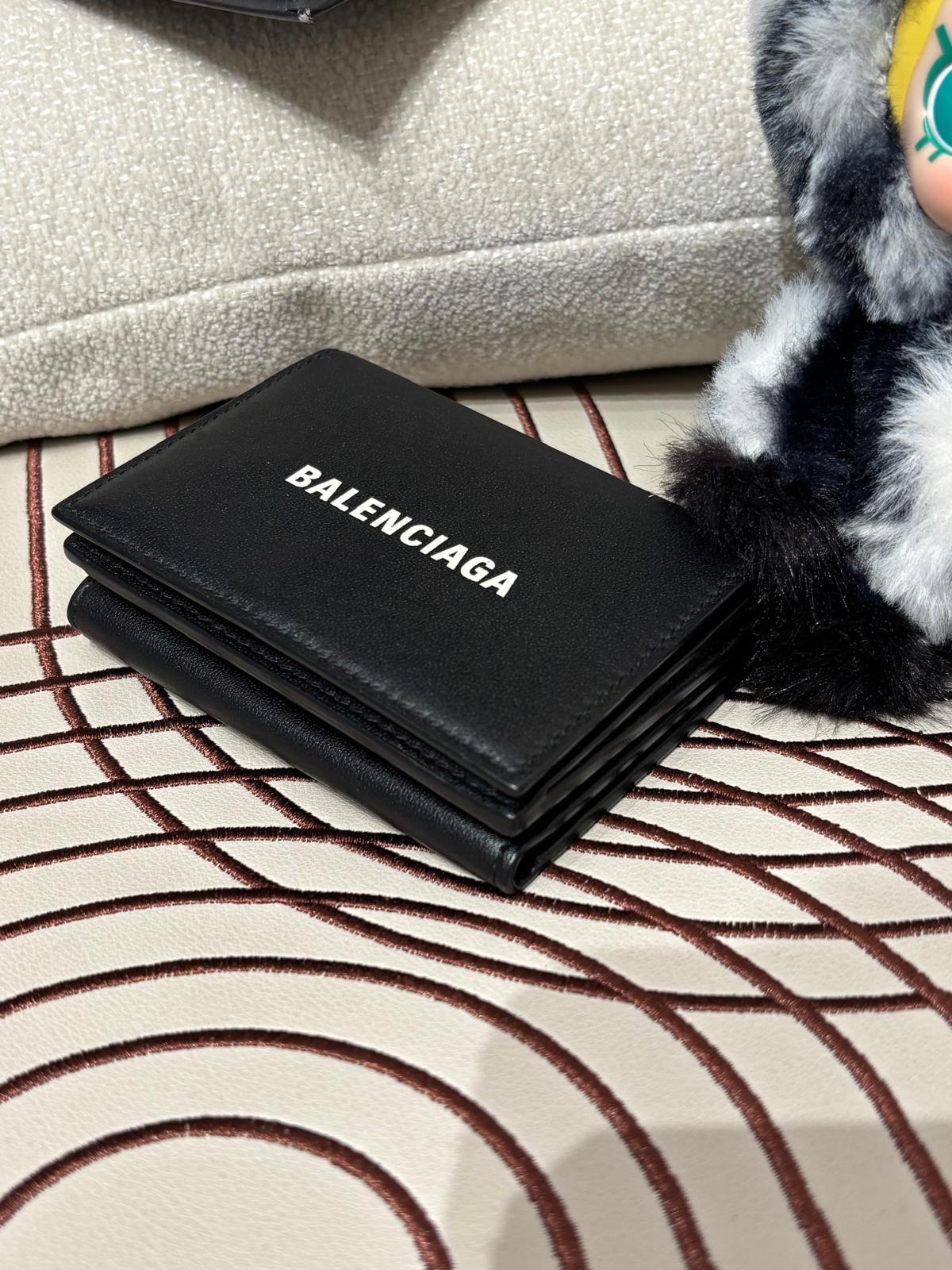 Balenciaga Wallet 黑色牛皮 100%Authentic, 95%New 