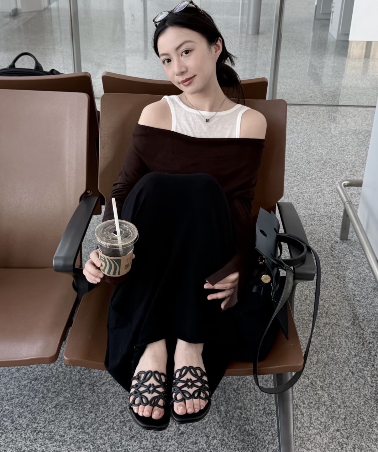 折扣優惠 🫧訂貨❤️LOEWE Anagram 皮質涼鞋 Size 36/37/38/39/40