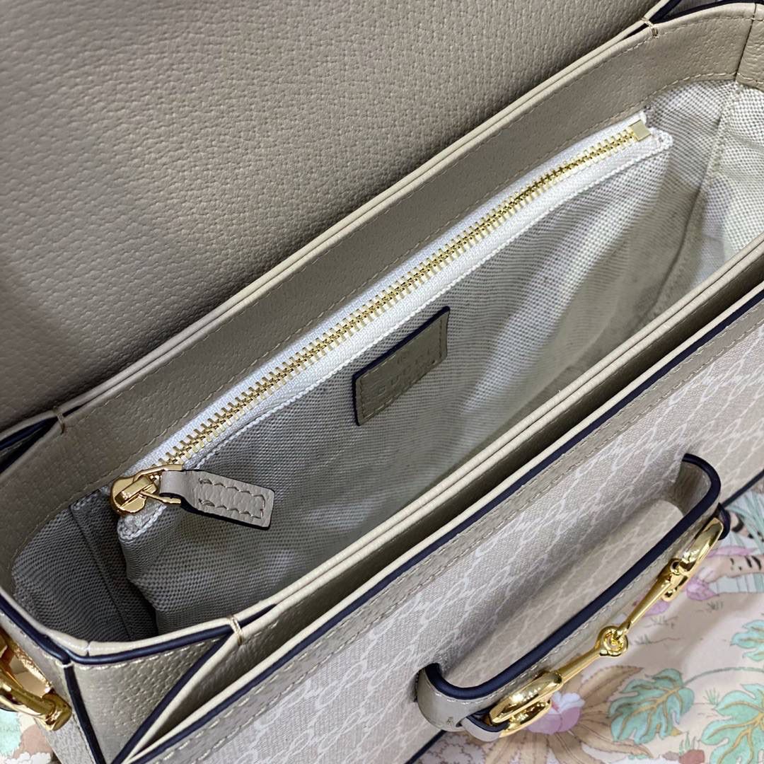 ▪大货实拍 𝐆𝐮𝐜𝐜𝐢 𝐁𝐞𝐢𝐠𝐞 𝐖𝐡𝐢𝐭𝐞燕麦色 型号：602204 尺寸：25*18*8cm