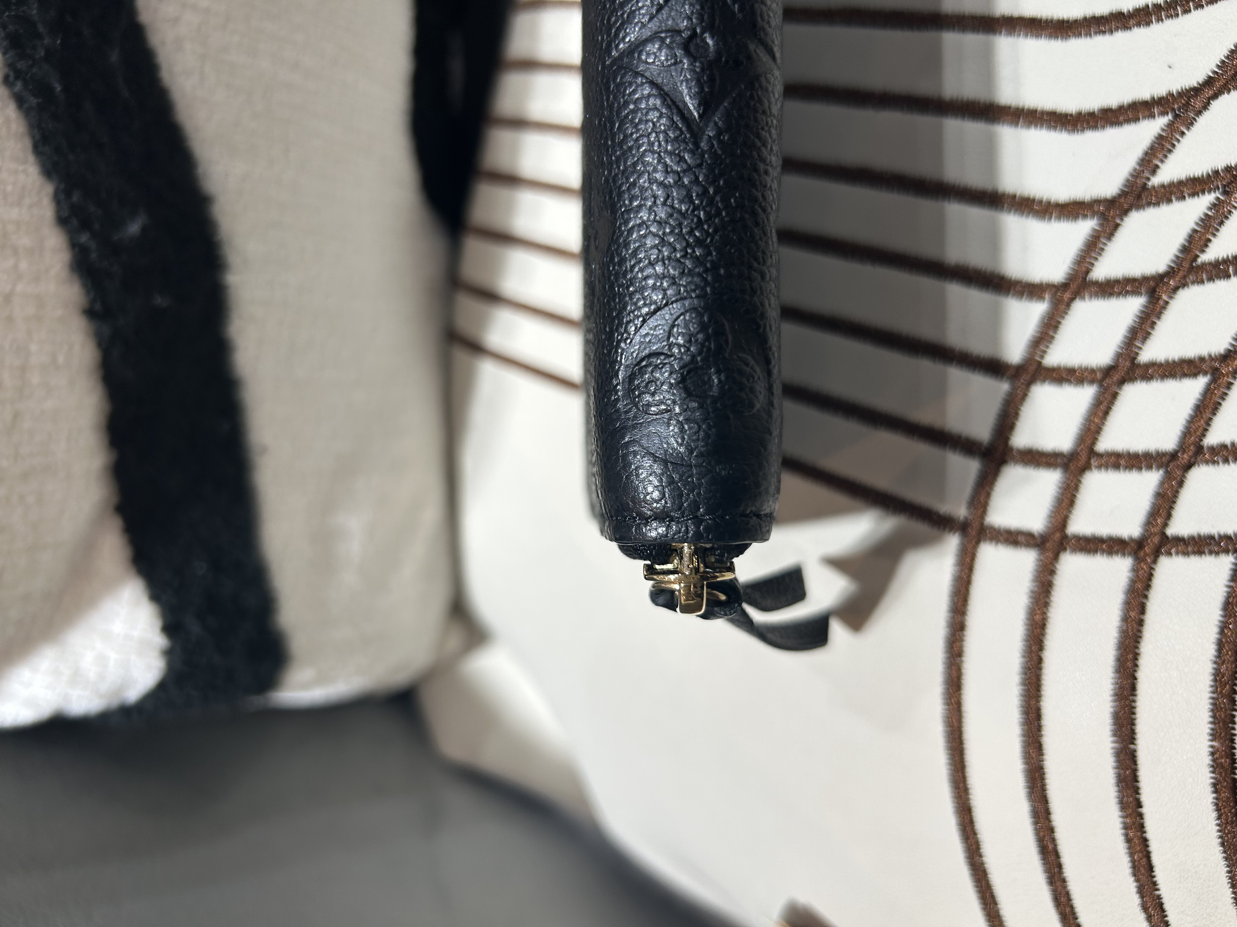 LV Clemence Long Zip Wallet M60171 Black Calfskin 100%Authentic, 98%New ✅NFC✅收據✅Dust bag✅Box