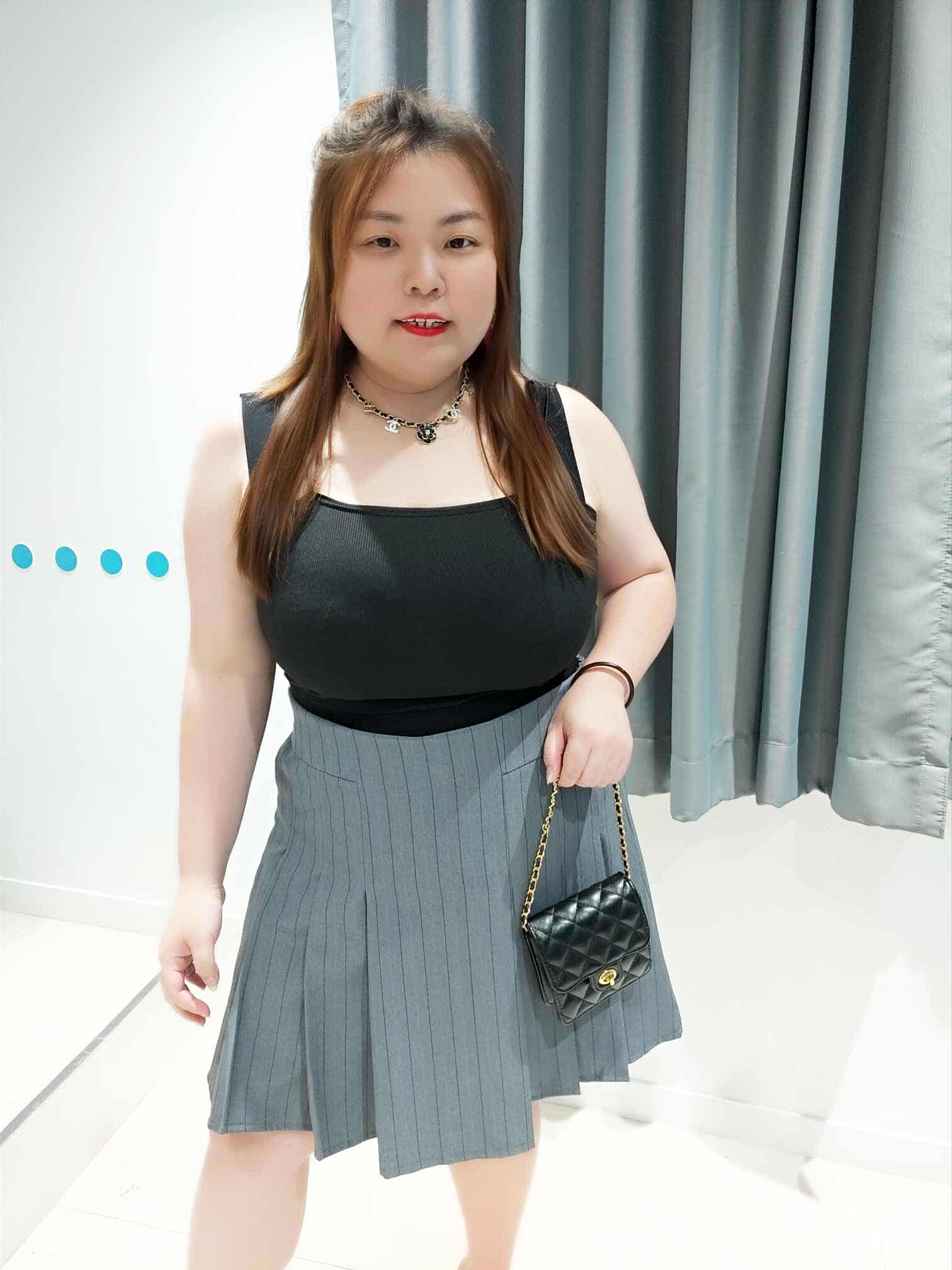 DSE06 直条纹拼百褶设计裤裙