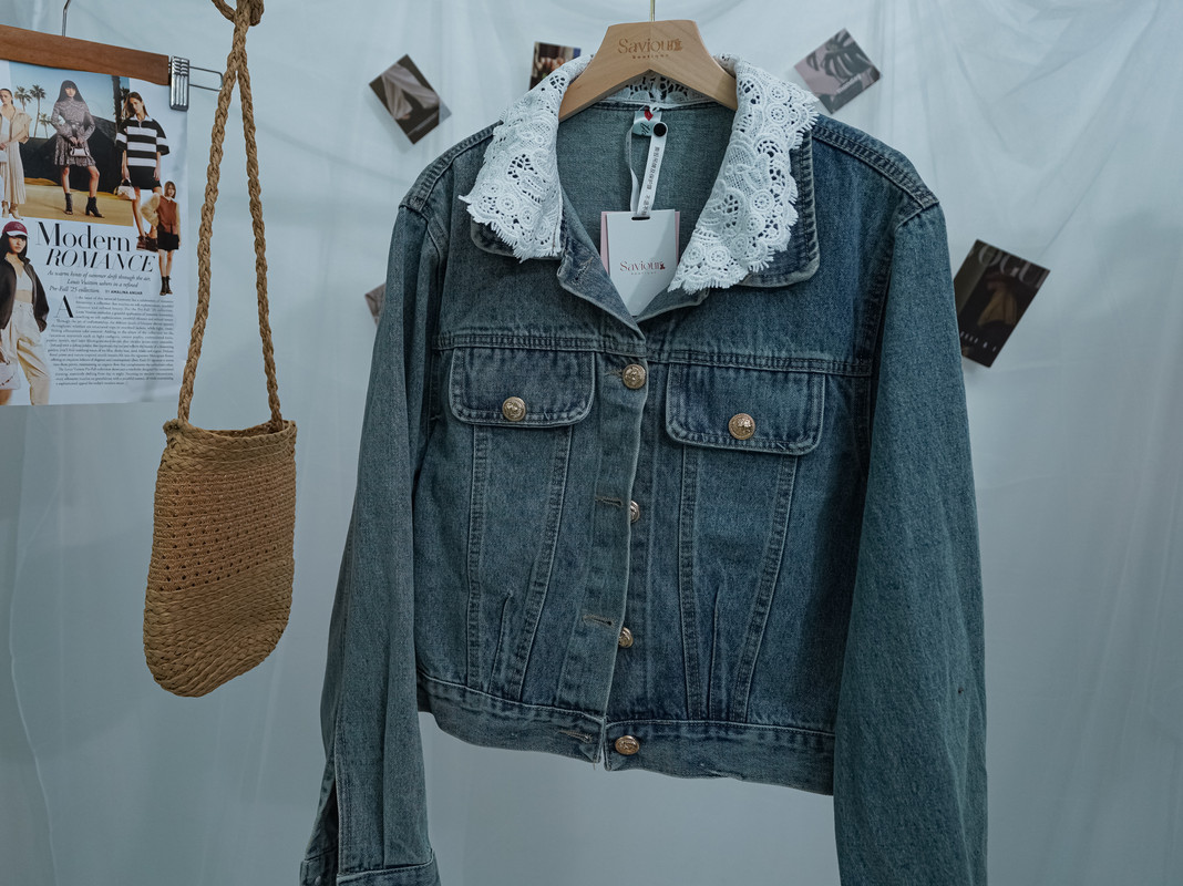 Vintage Denim Jacket with Lace Collar Detail ‖ 蕾丝领拼接复古牛仔外套 KR01902902