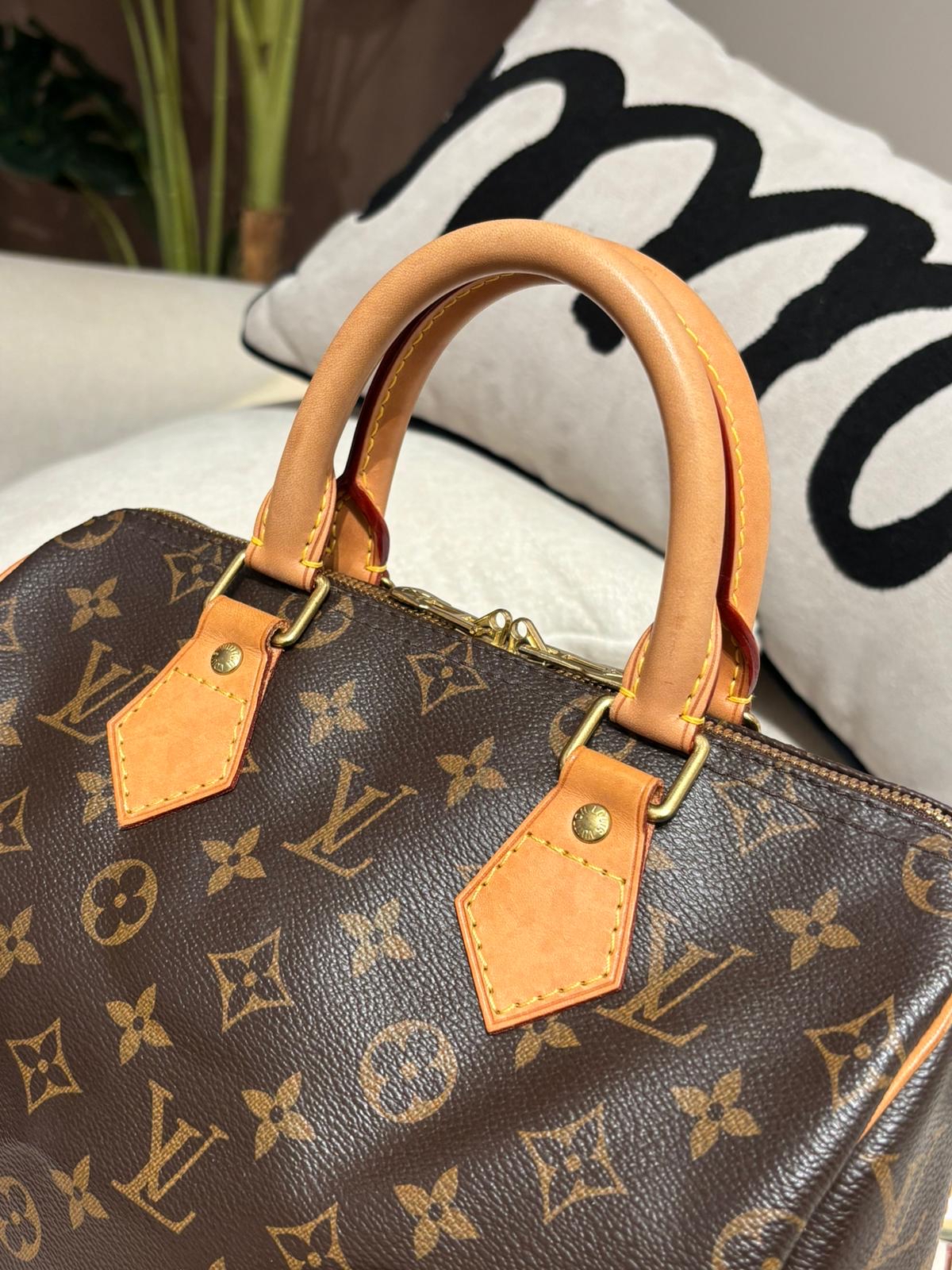 Lv Speedy Bandouliere 25 monogram  100%Authentic ,90%new ✅key lock✅dust bag