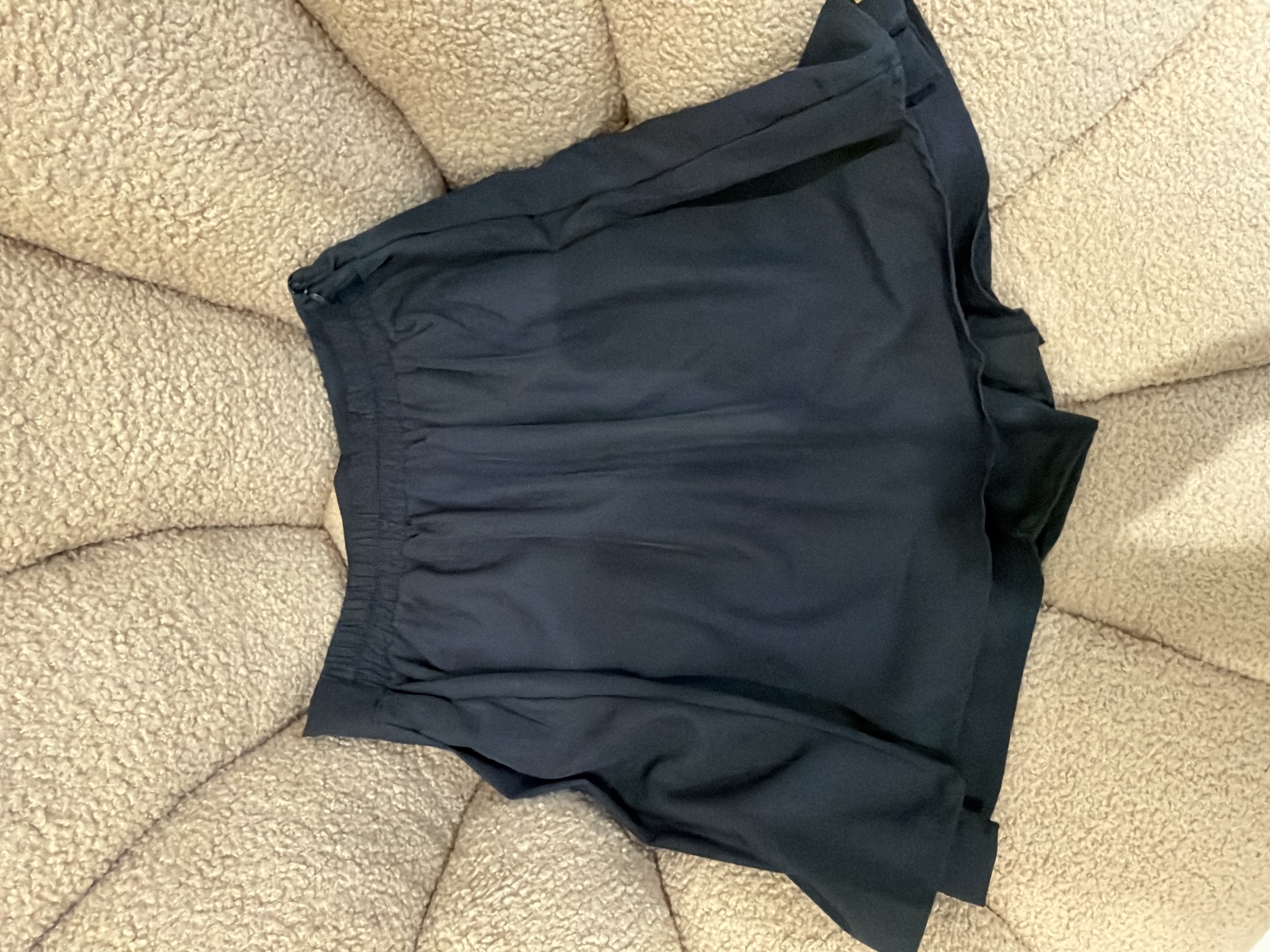 黑色百褶迷你裤裙