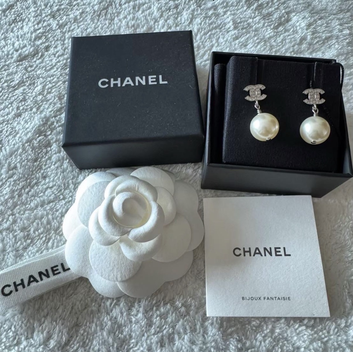 Chanel 吊款珍珠閃石CC Logo 耳環 