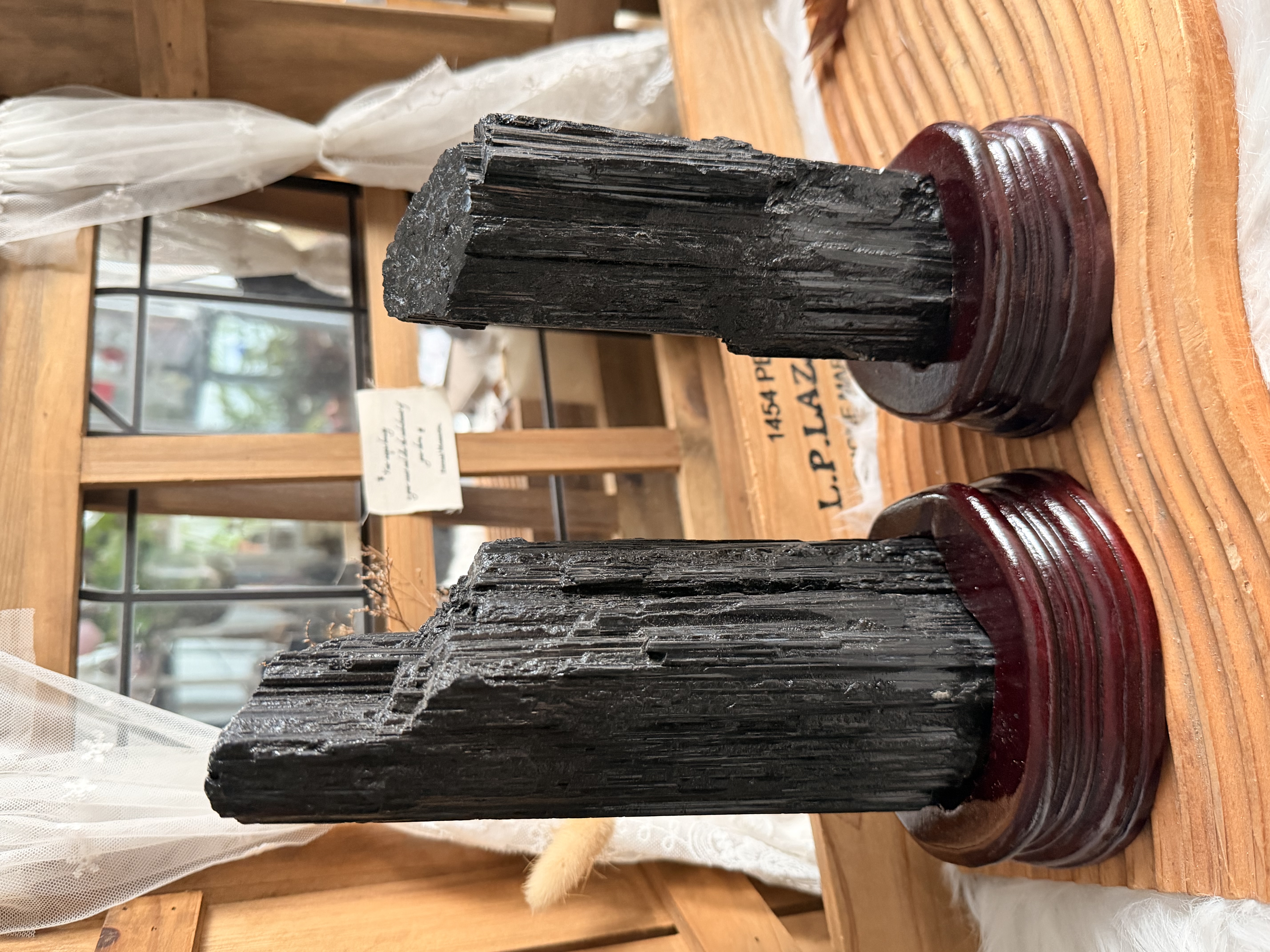 黑碧璽柱（包底座）