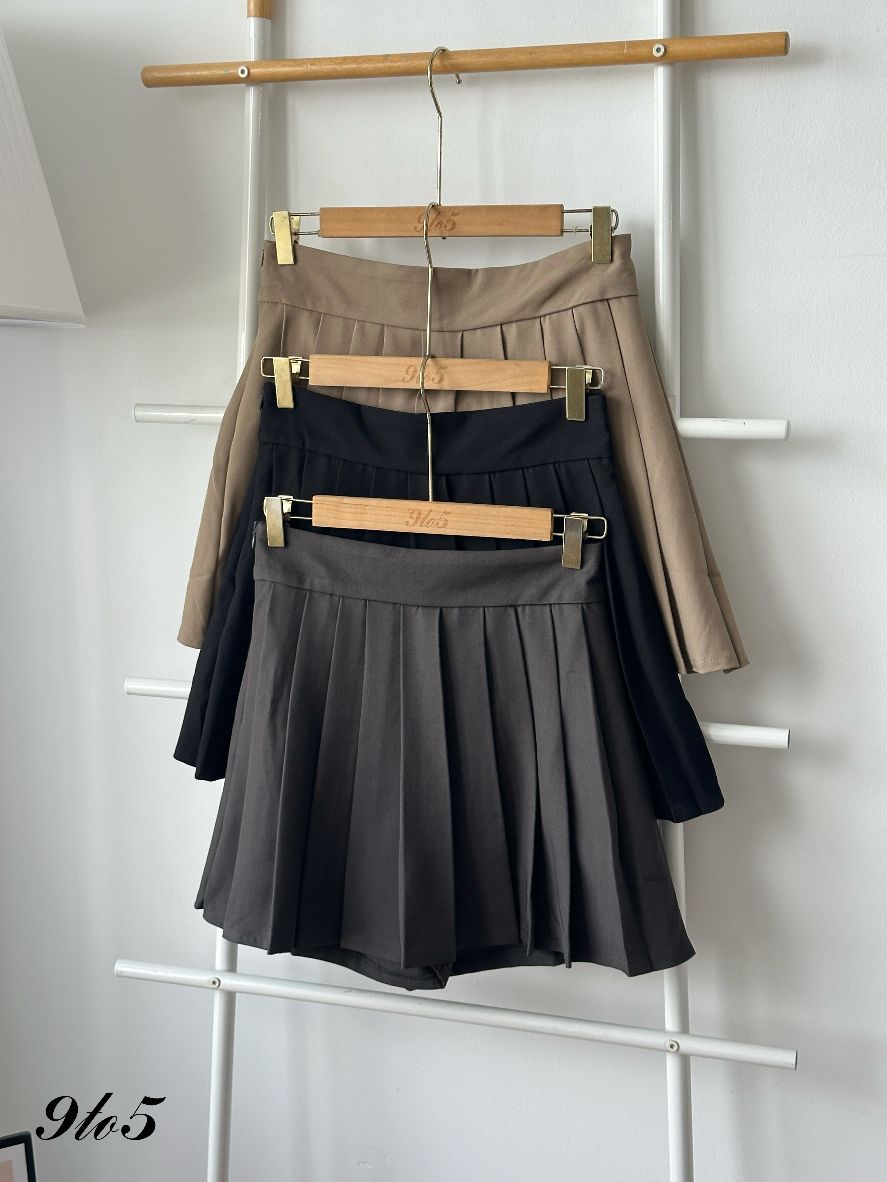 S1957 Short Pleated Skirt - 3 Colors 