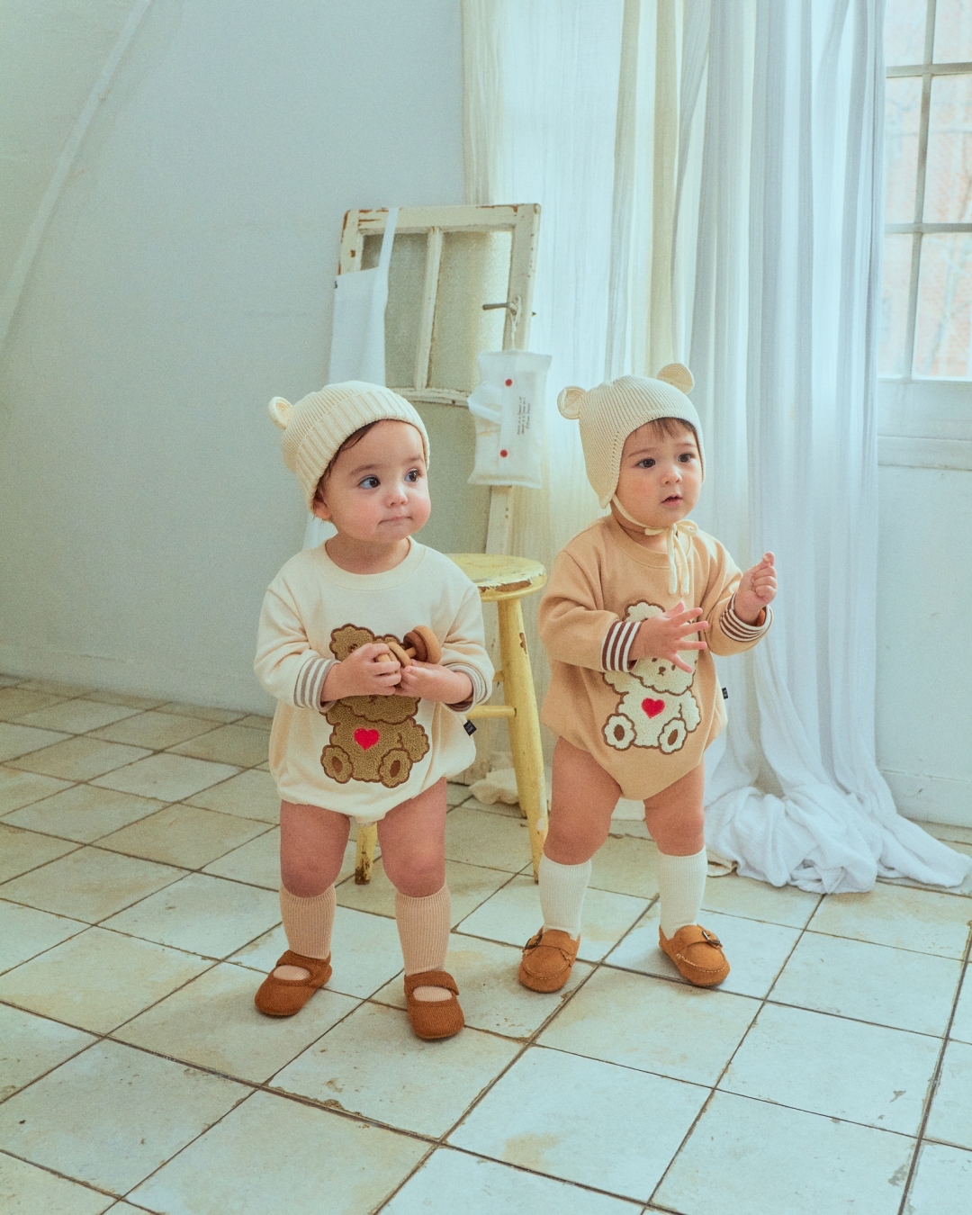 🌸預訂 韓國直送🌸🇰🇷OOTTBEBE兩色大熊仔毛毛貼花長袖包屁衣