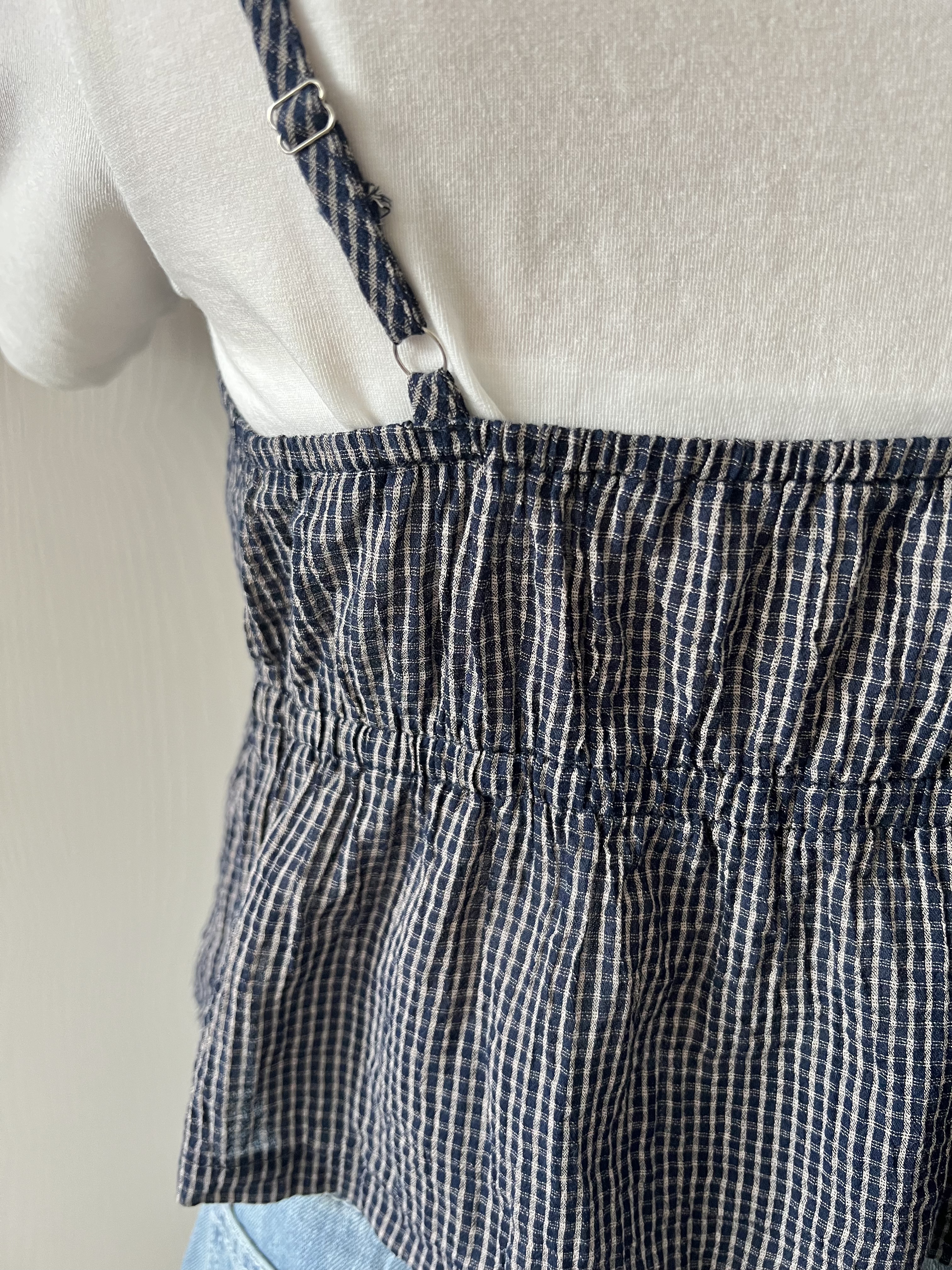 雙結皺皺格紋外搭背心 現貨