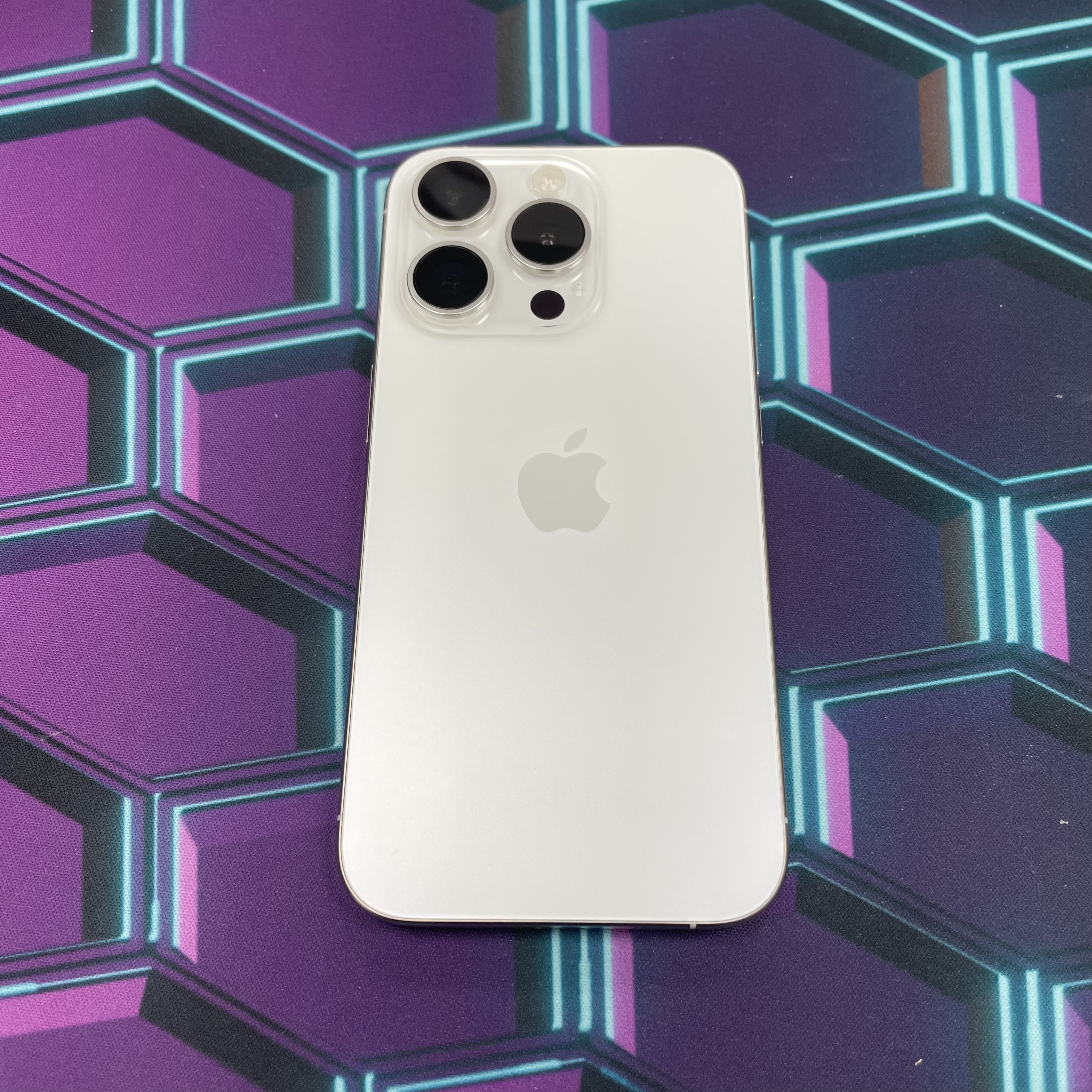 *6314 15 pro 完美機 1TB 電86 白色 white