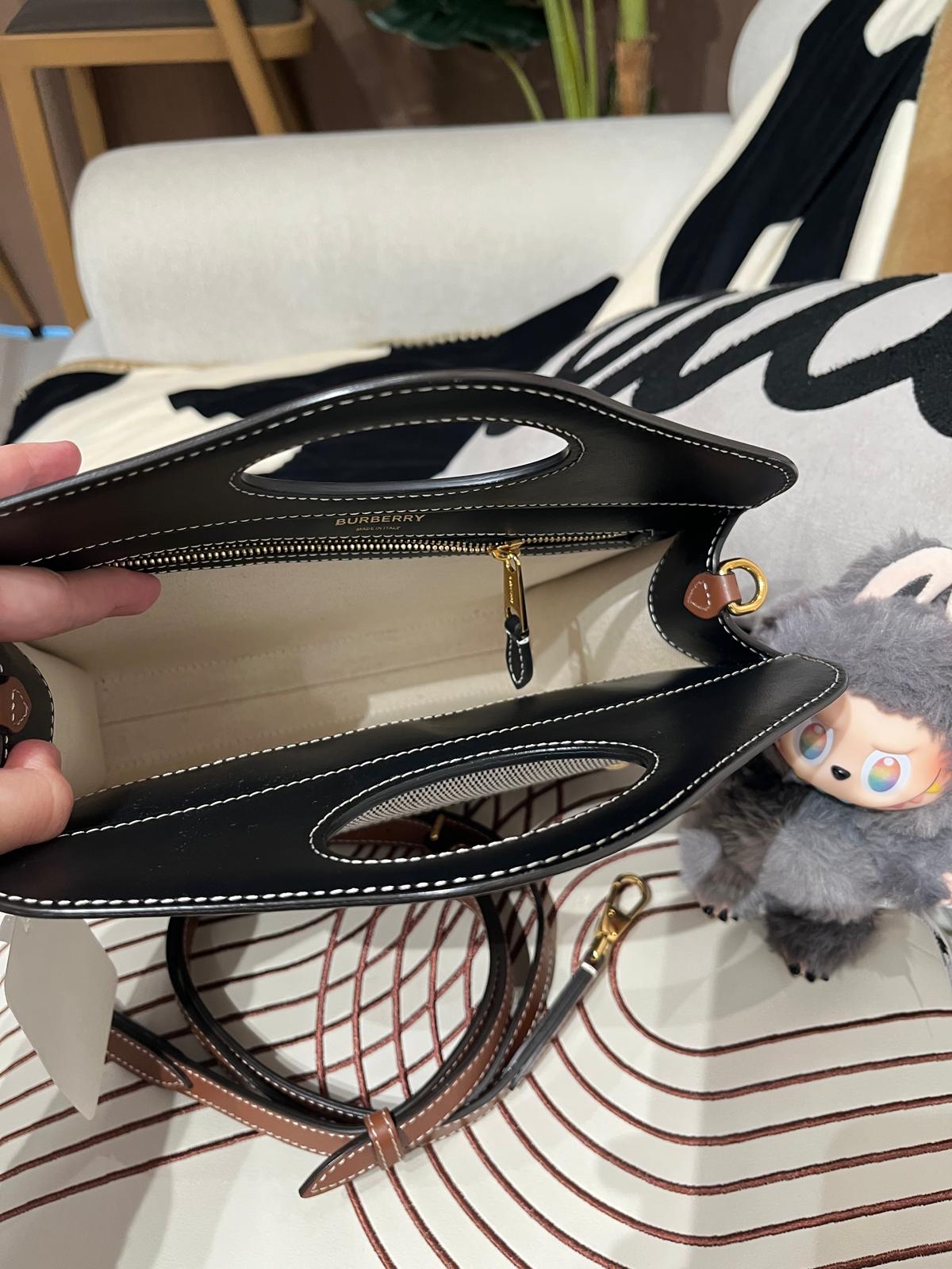 BURBERRY POCKET 2WAY BAG ,100%Authentic ,99%new ✅strap✅booklet✅dust bag 