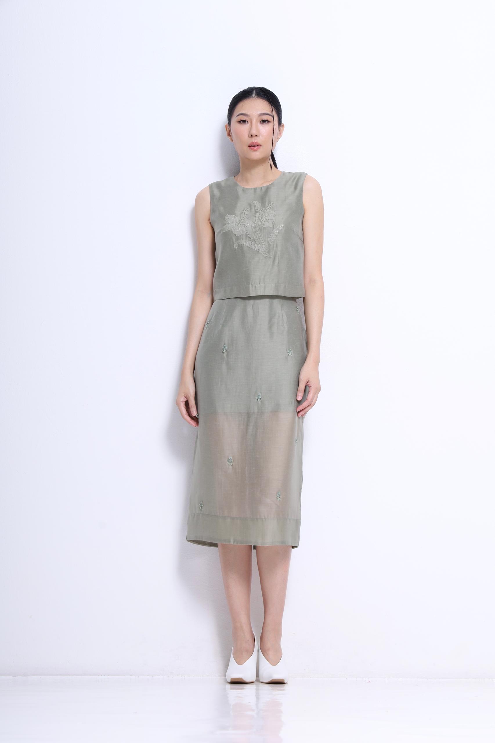 CB2811 Serene Lily Embroidered Top